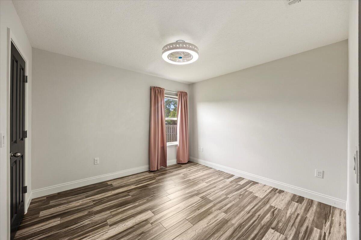 WHISPERING PINES - Residential