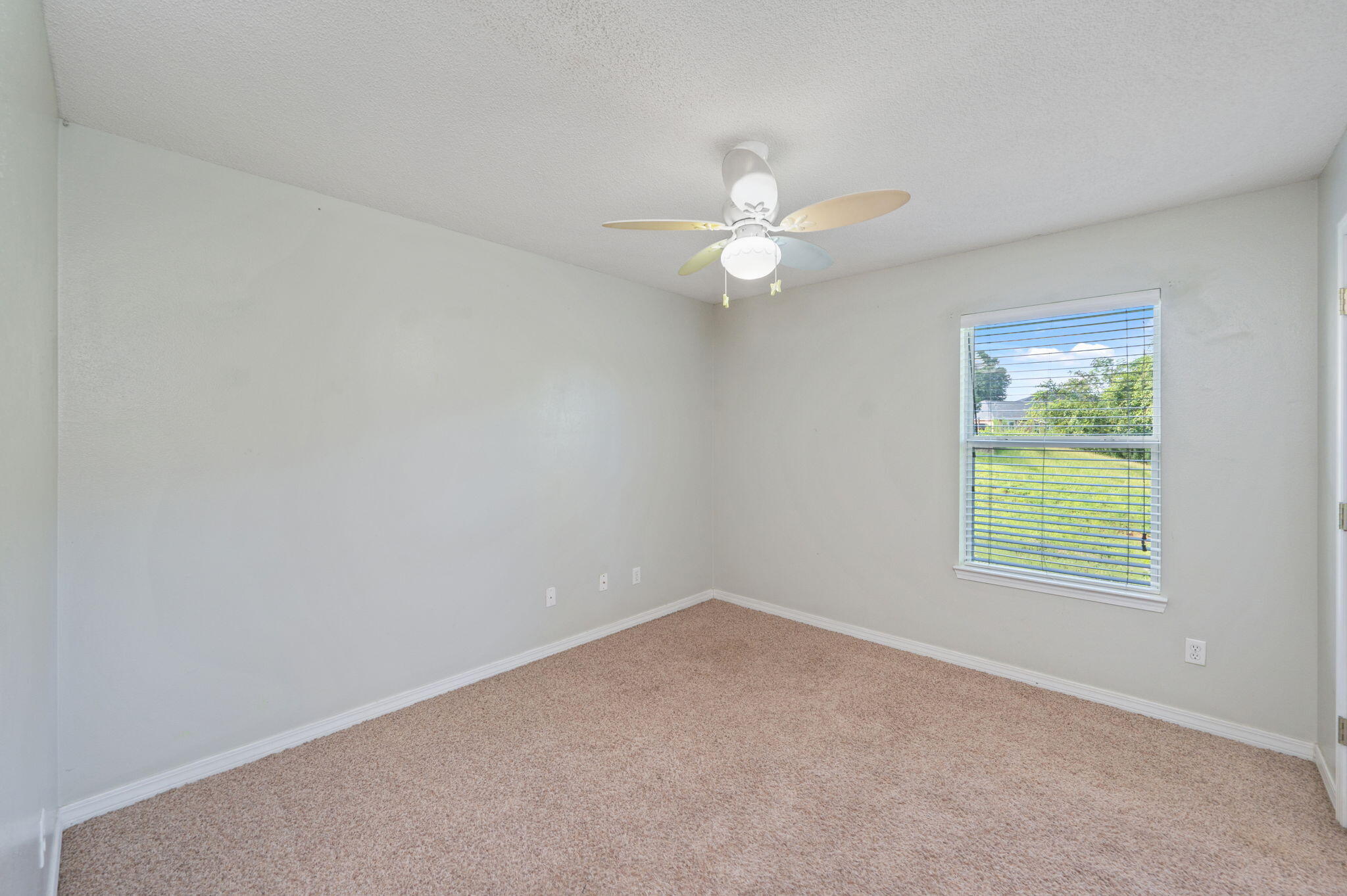 WESTVIEW EST PH IV LOT 15 - Residential