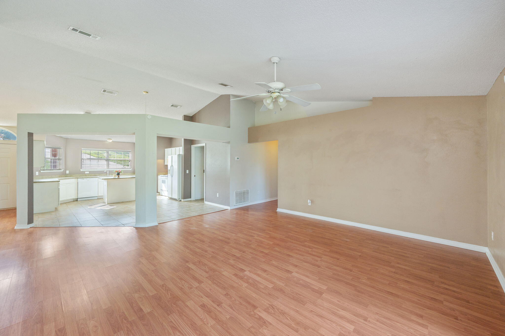 WESTVIEW EST PH IV LOT 15 - Residential