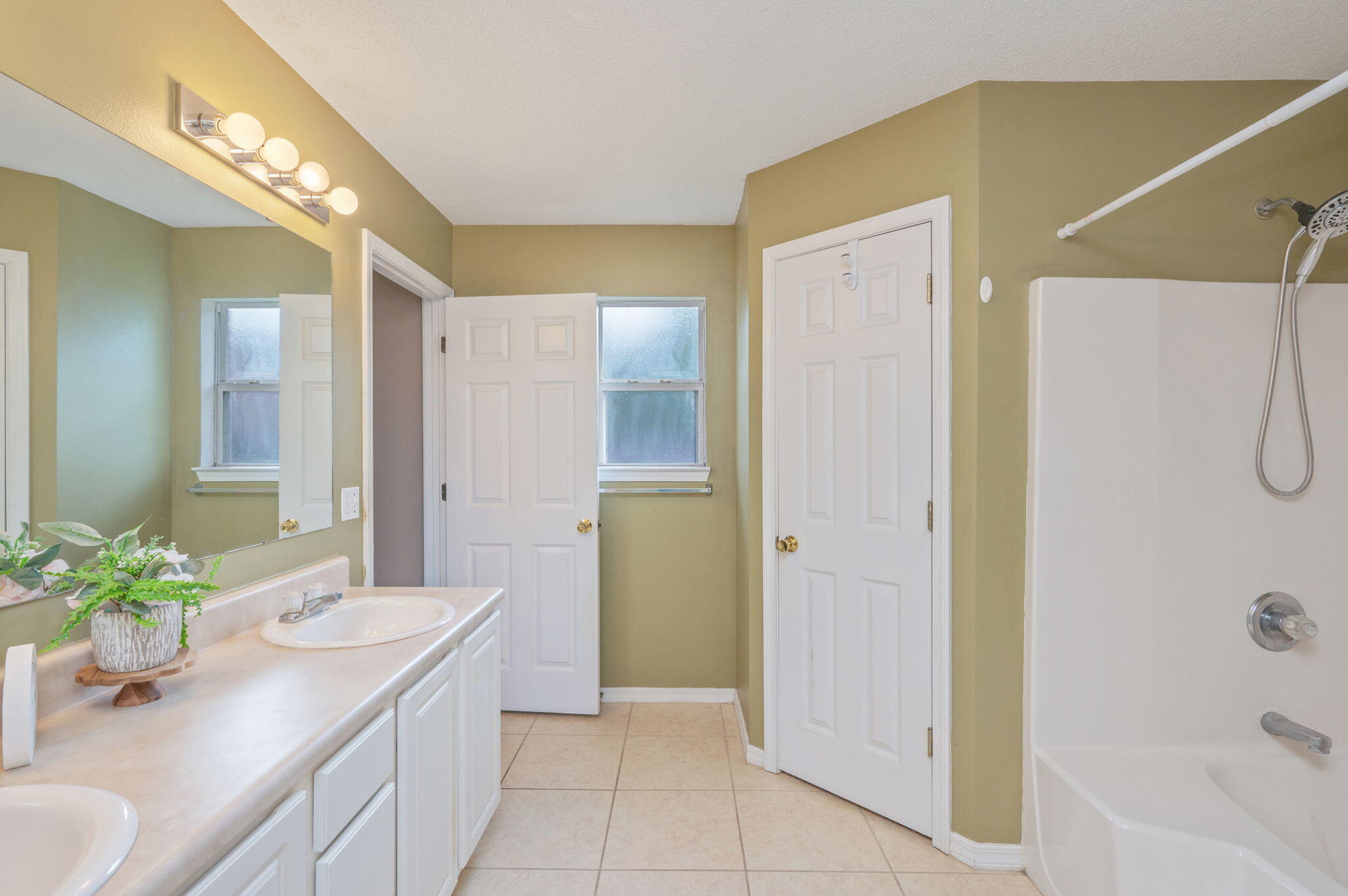WESTVIEW EST PH IV LOT 15 - Residential