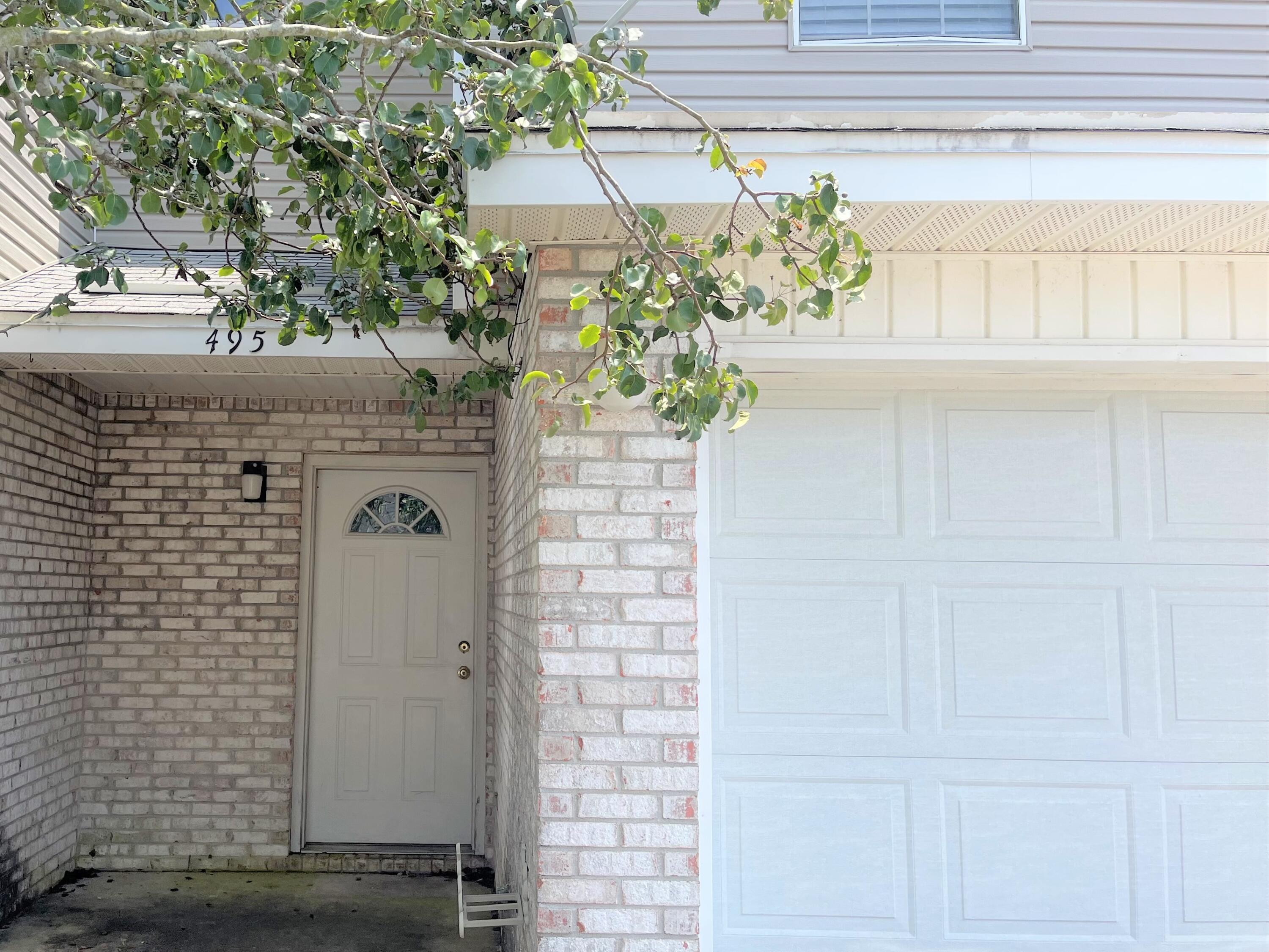 2 Story 2 bed 2 1/2 bath townhome nestled on a quiet private road close to Hurlburt Field and Hwy 98.  Spacious bedrooms with private bathrooms in each bedroom and lots of closet space. Small maintenance free back yard area. Pet walk and Nature Trail area at end of street. Single car garage.