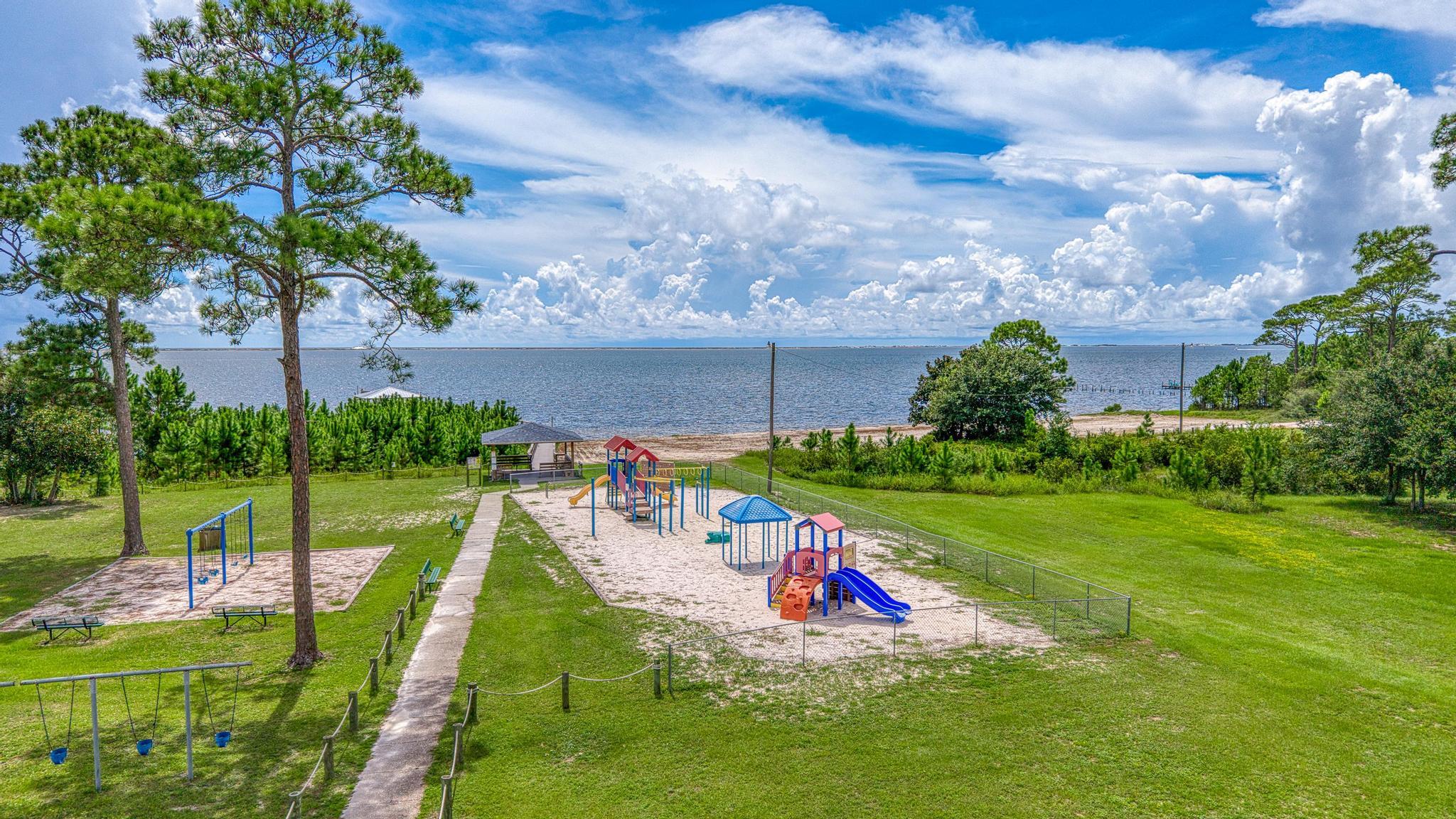 HOLLEY BY THE SEA - Residential