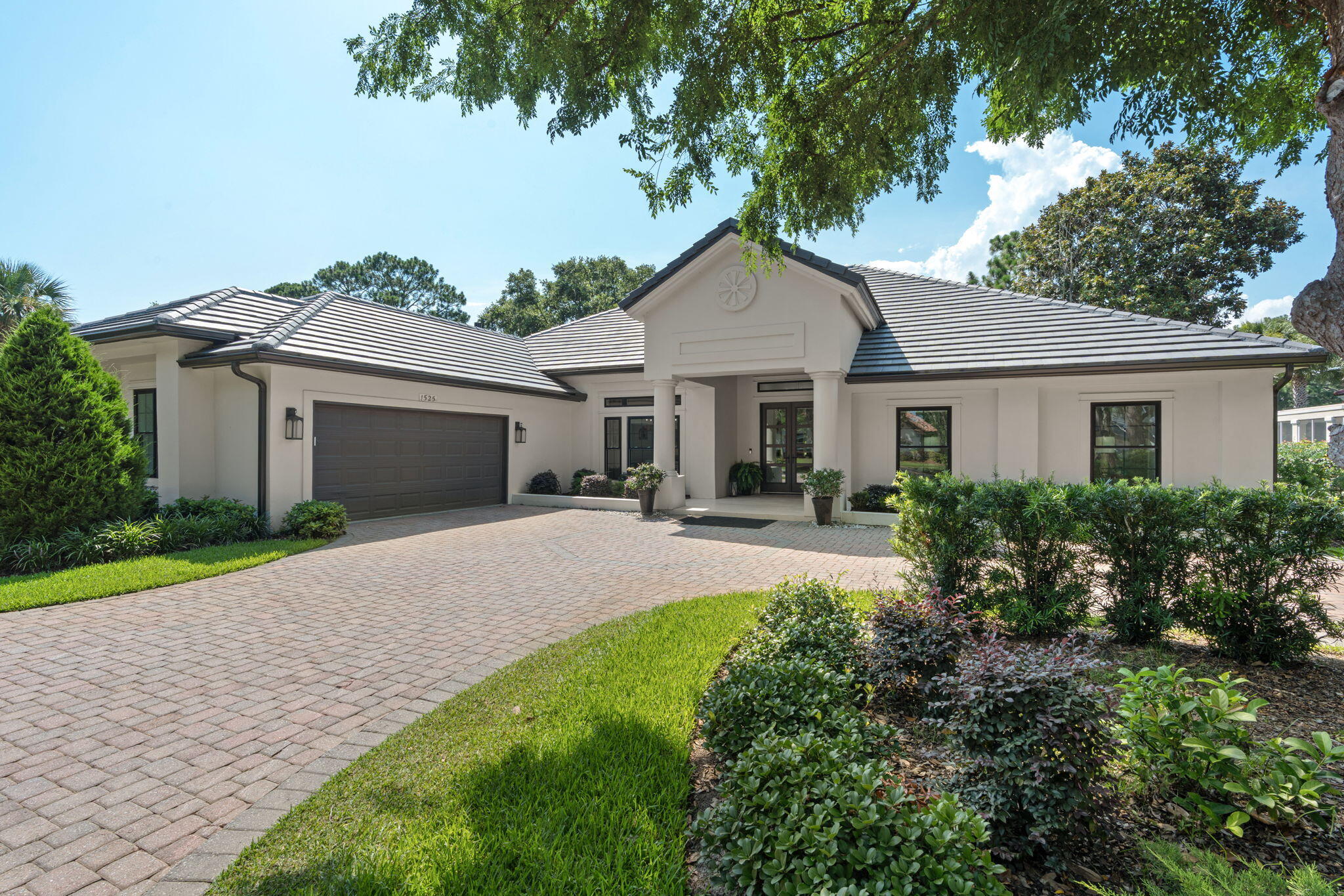 ISLAND GREEN - Residential