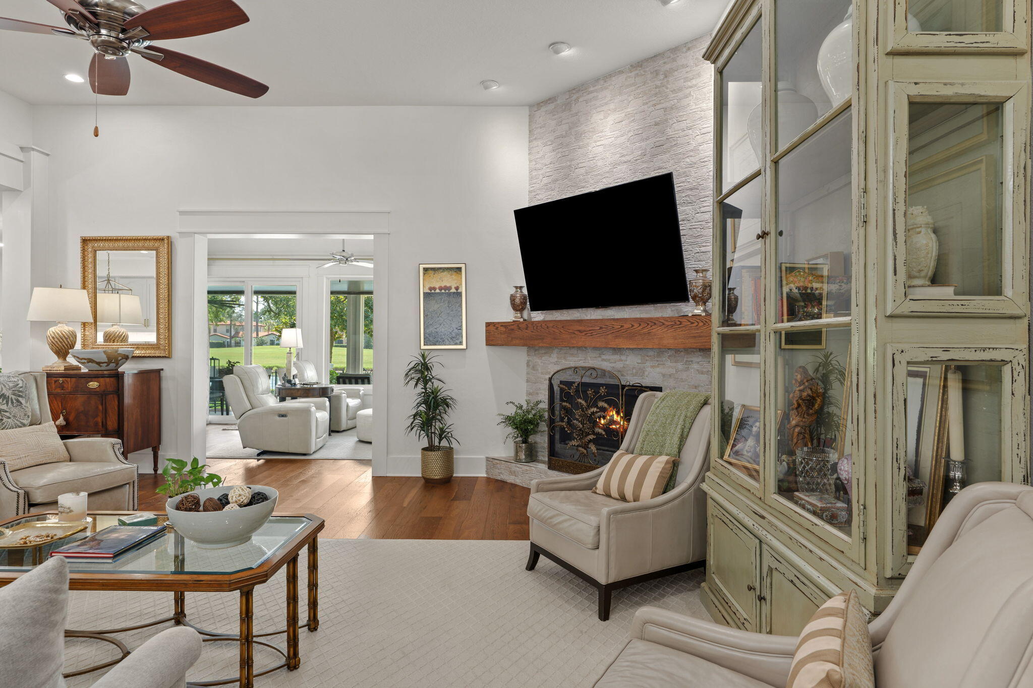 ISLAND GREEN - Residential