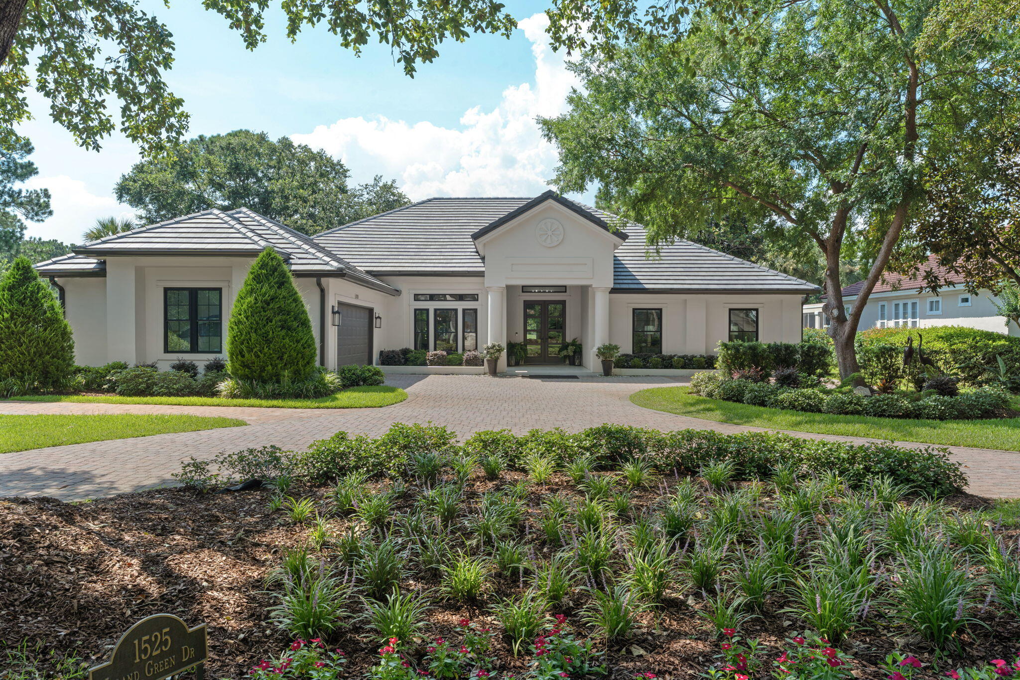 ISLAND GREEN - Residential