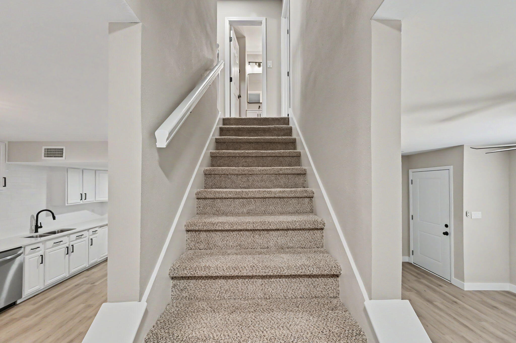 VALENCIA ARMS - Residential