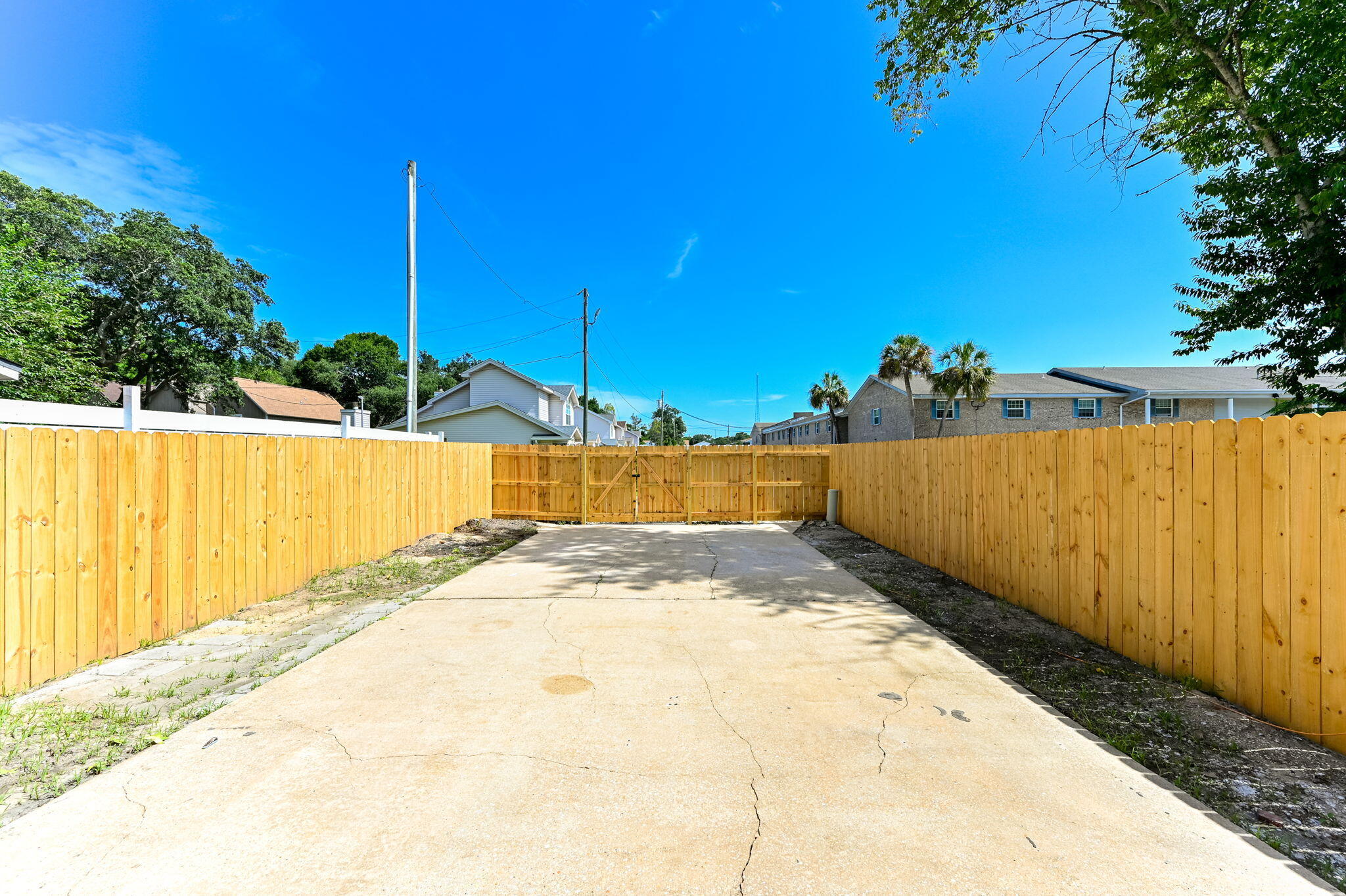 VALENCIA ARMS - Residential