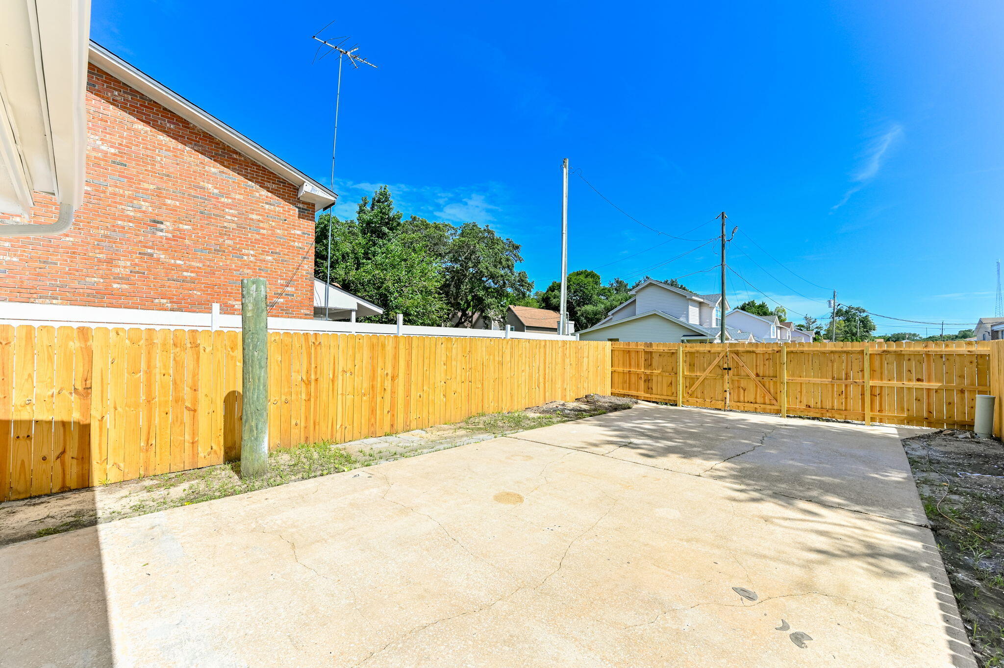 VALENCIA ARMS - Residential