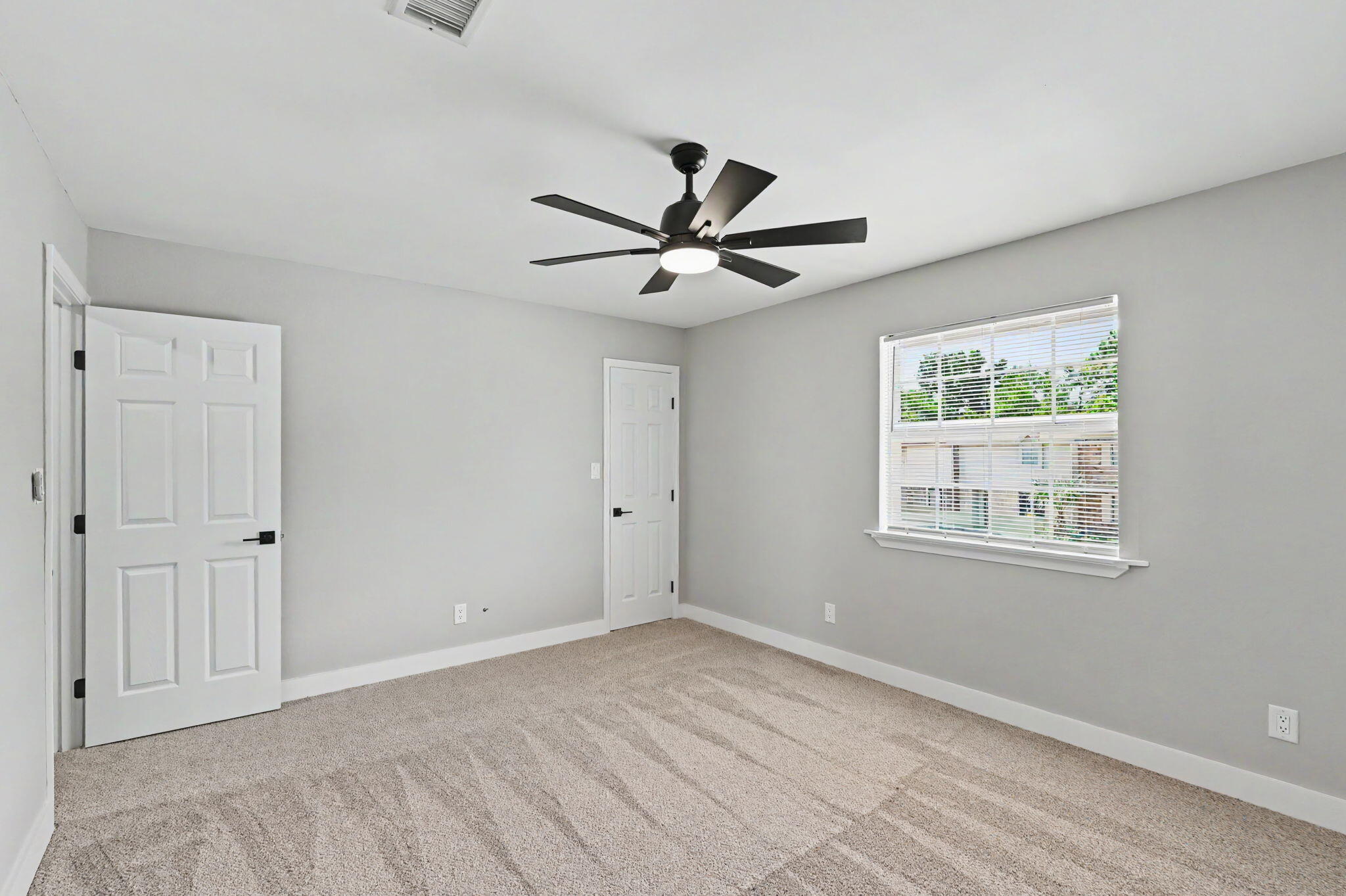 VALENCIA ARMS - Residential