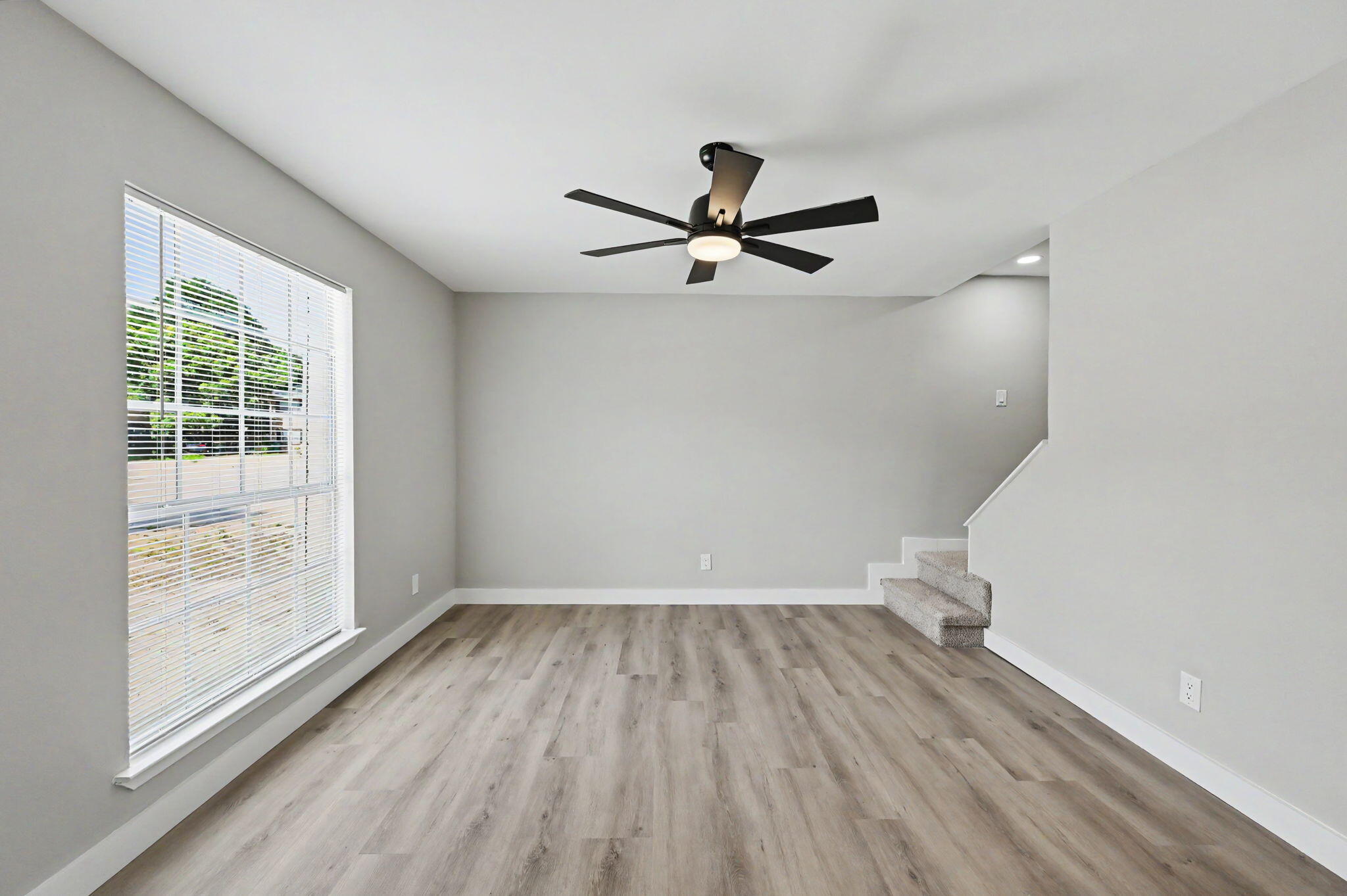 VALENCIA ARMS - Residential
