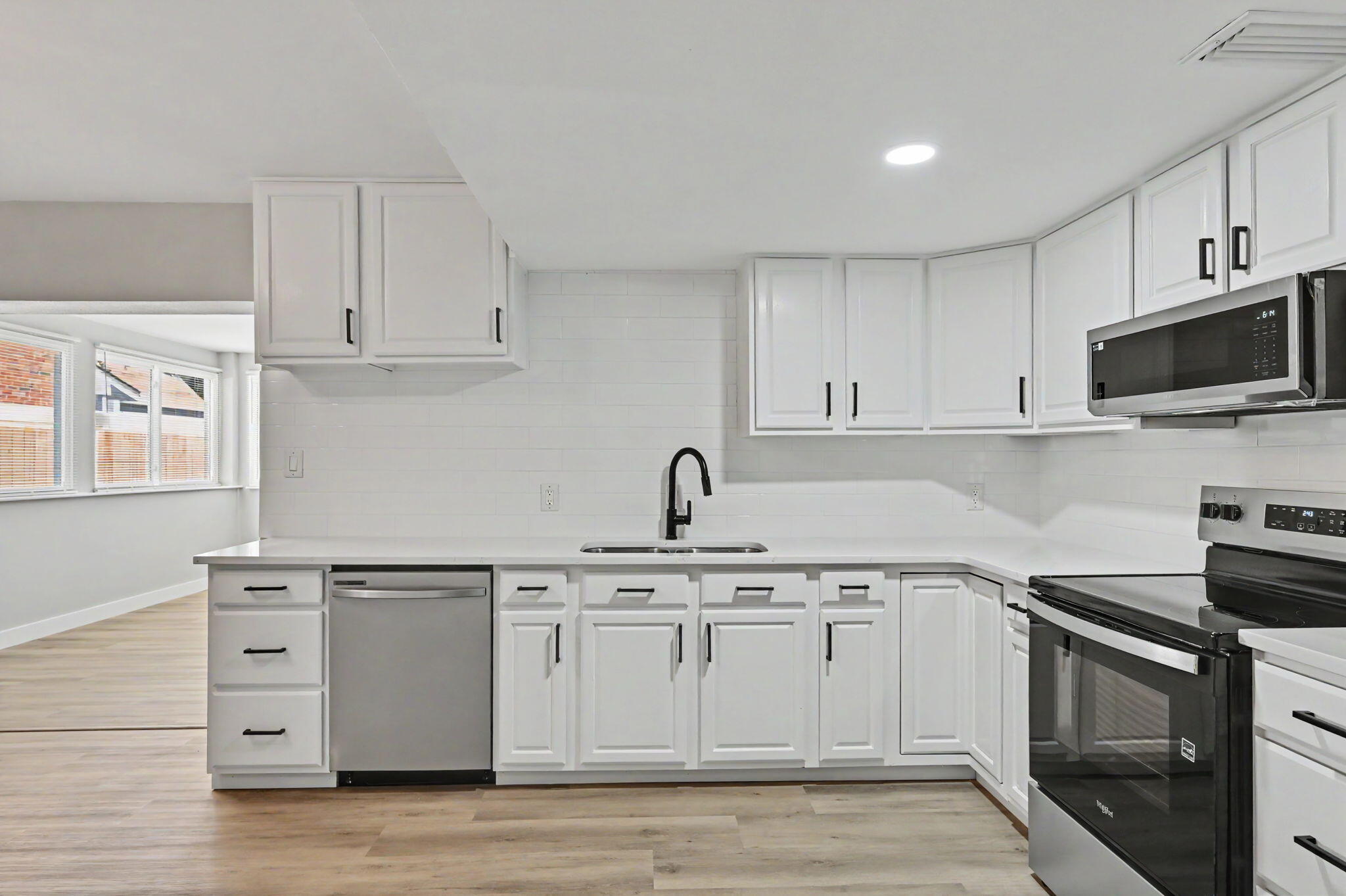 VALENCIA ARMS - Residential