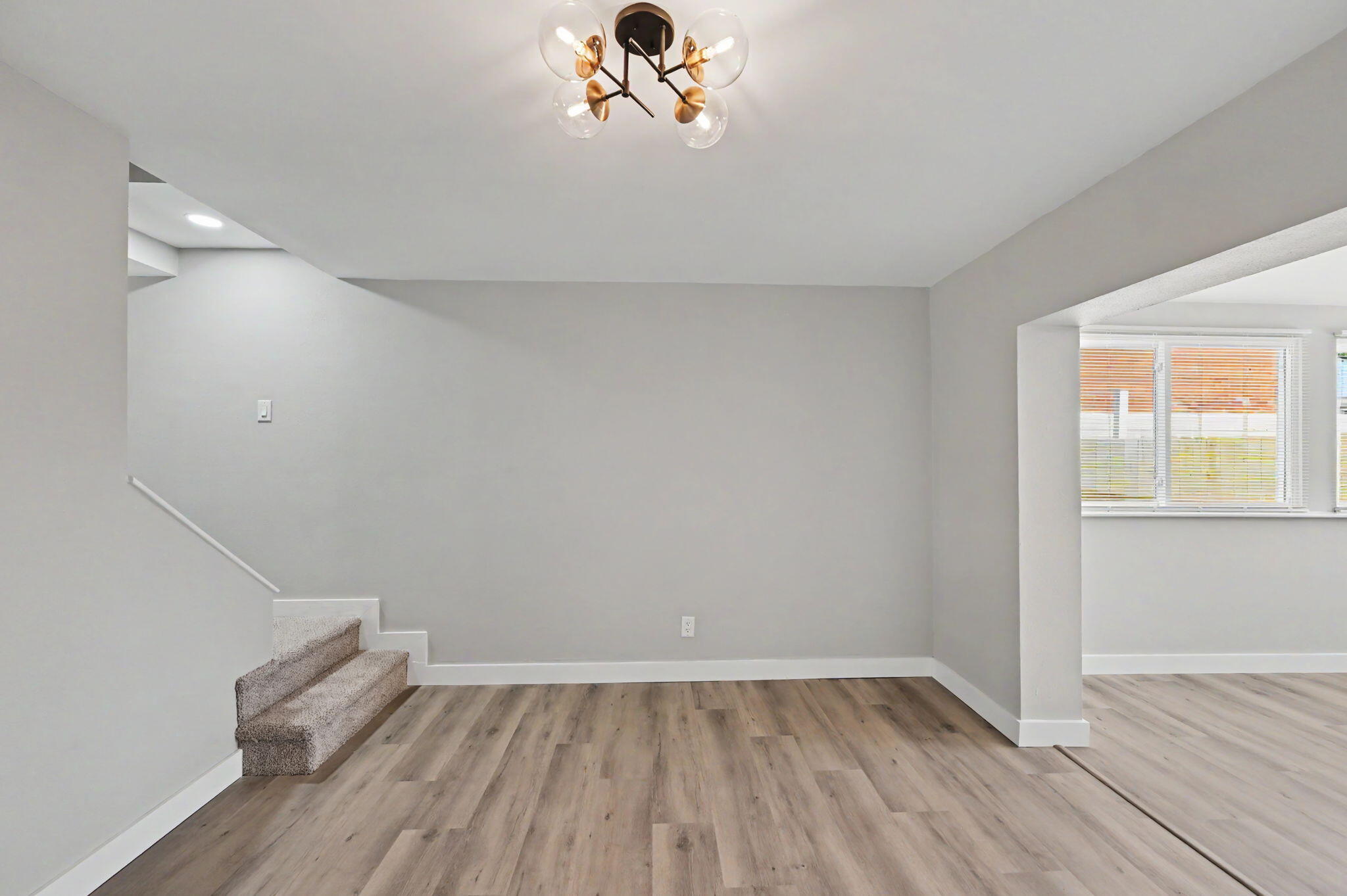 VALENCIA ARMS - Residential