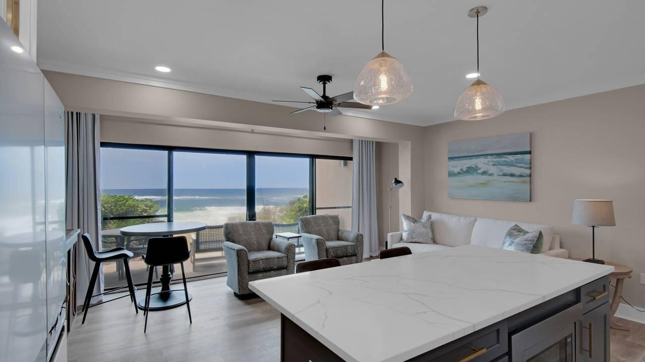 EMERALD HILL CONDO PH 2 - Residential