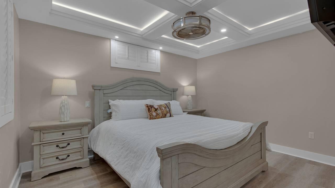 EMERALD HILL CONDO PH 2 - Residential