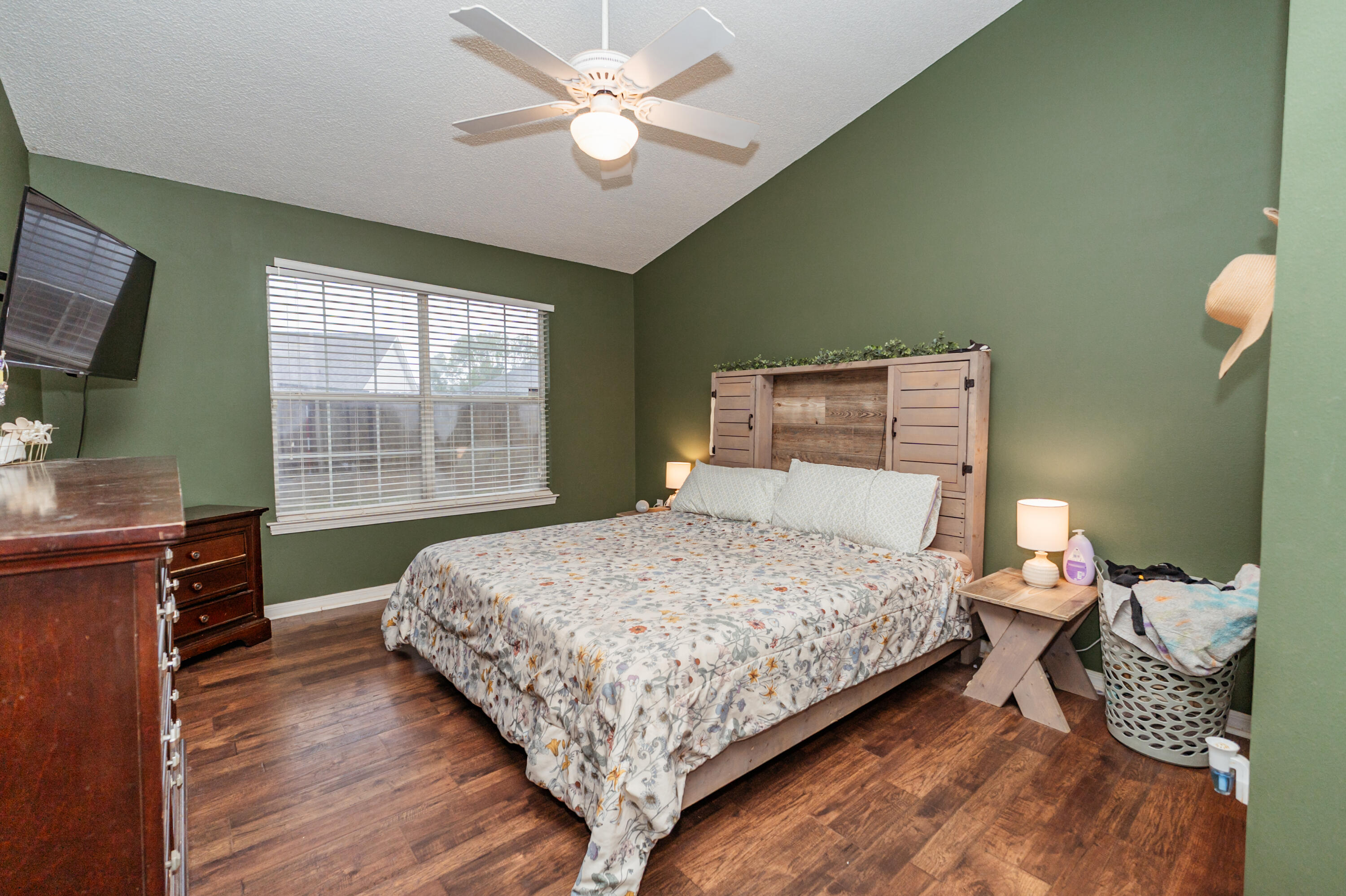 STEEPLECHASE PH 2 - Residential Lease