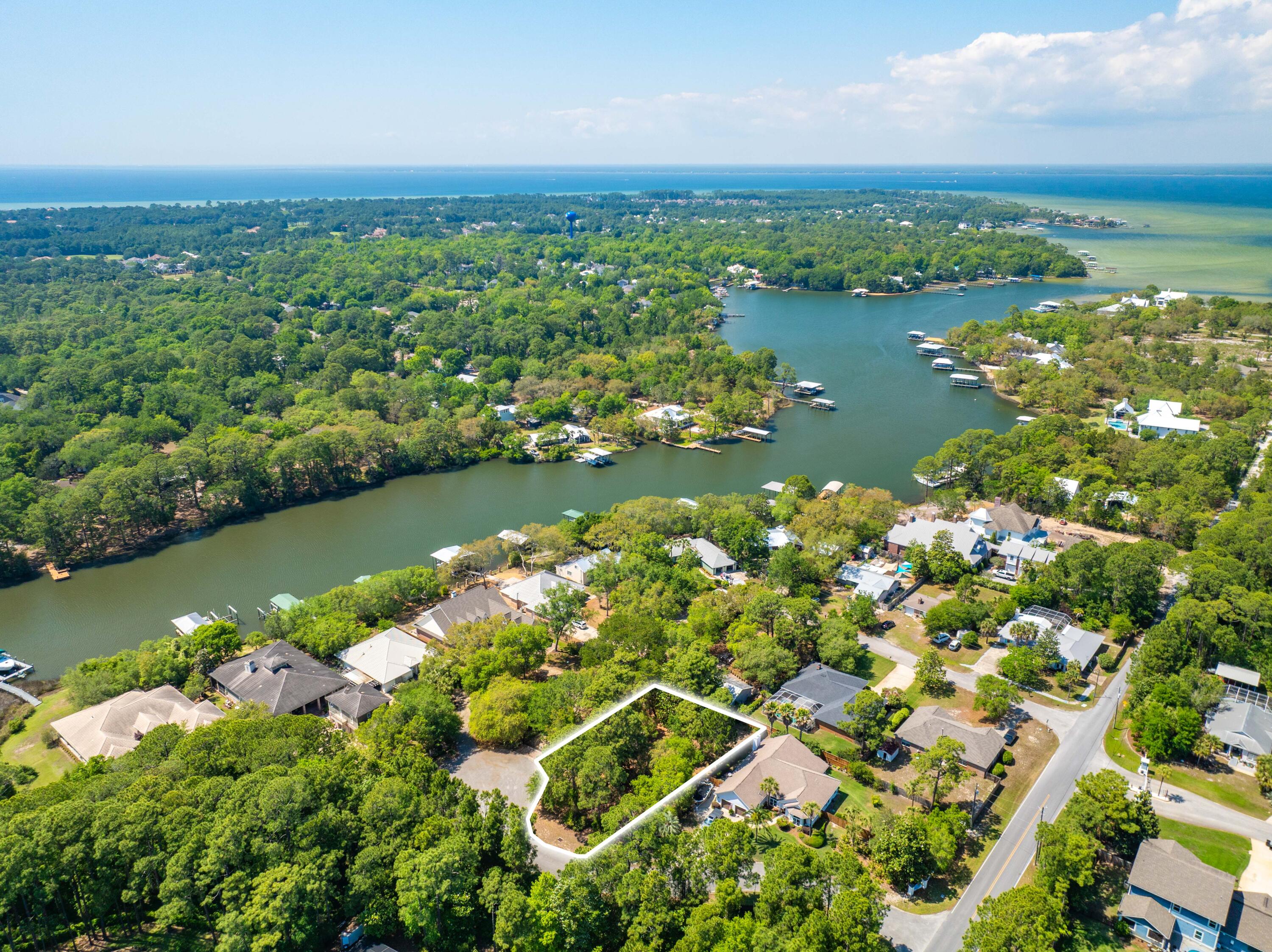 BAYOU BREEZE - Land
