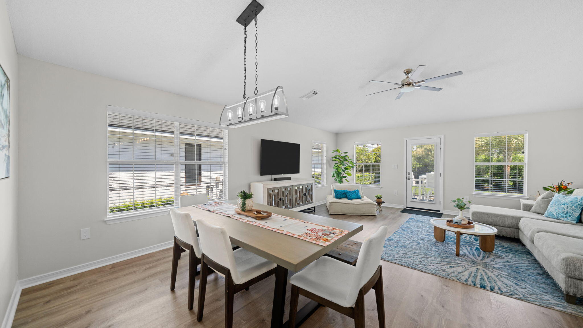 PARADISE RETREAT - Residential