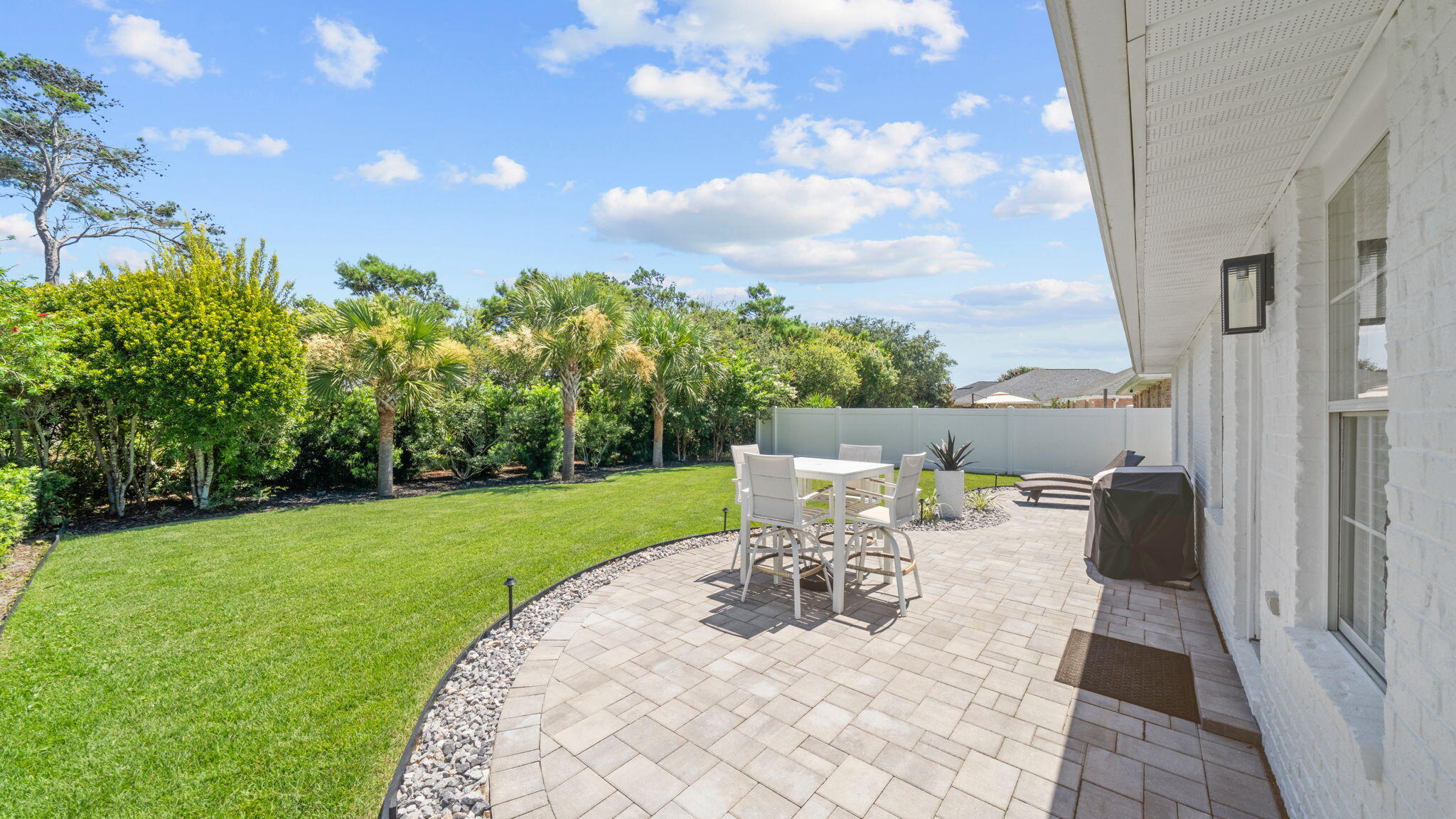 PARADISE RETREAT - Residential