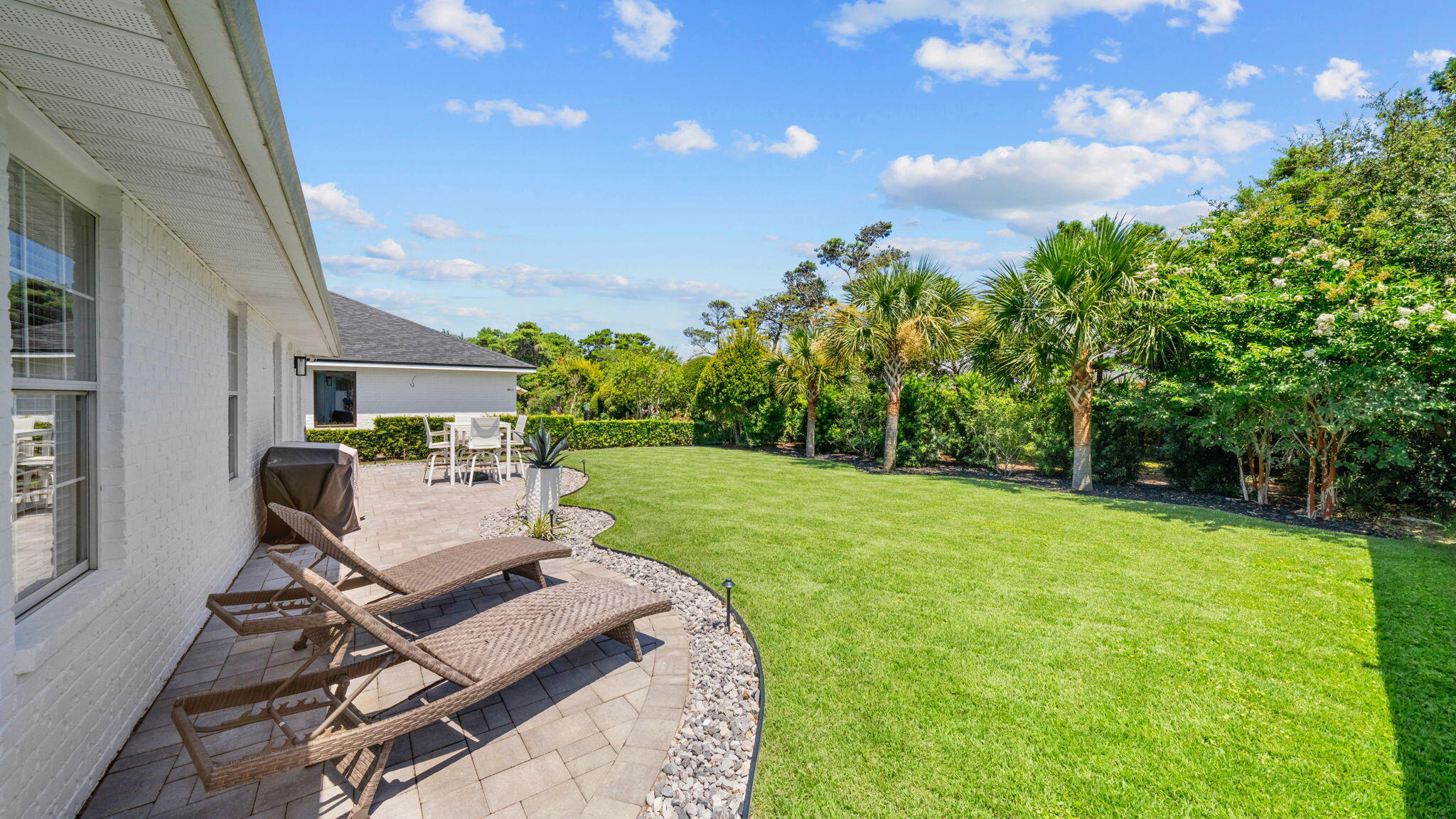 PARADISE RETREAT - Residential