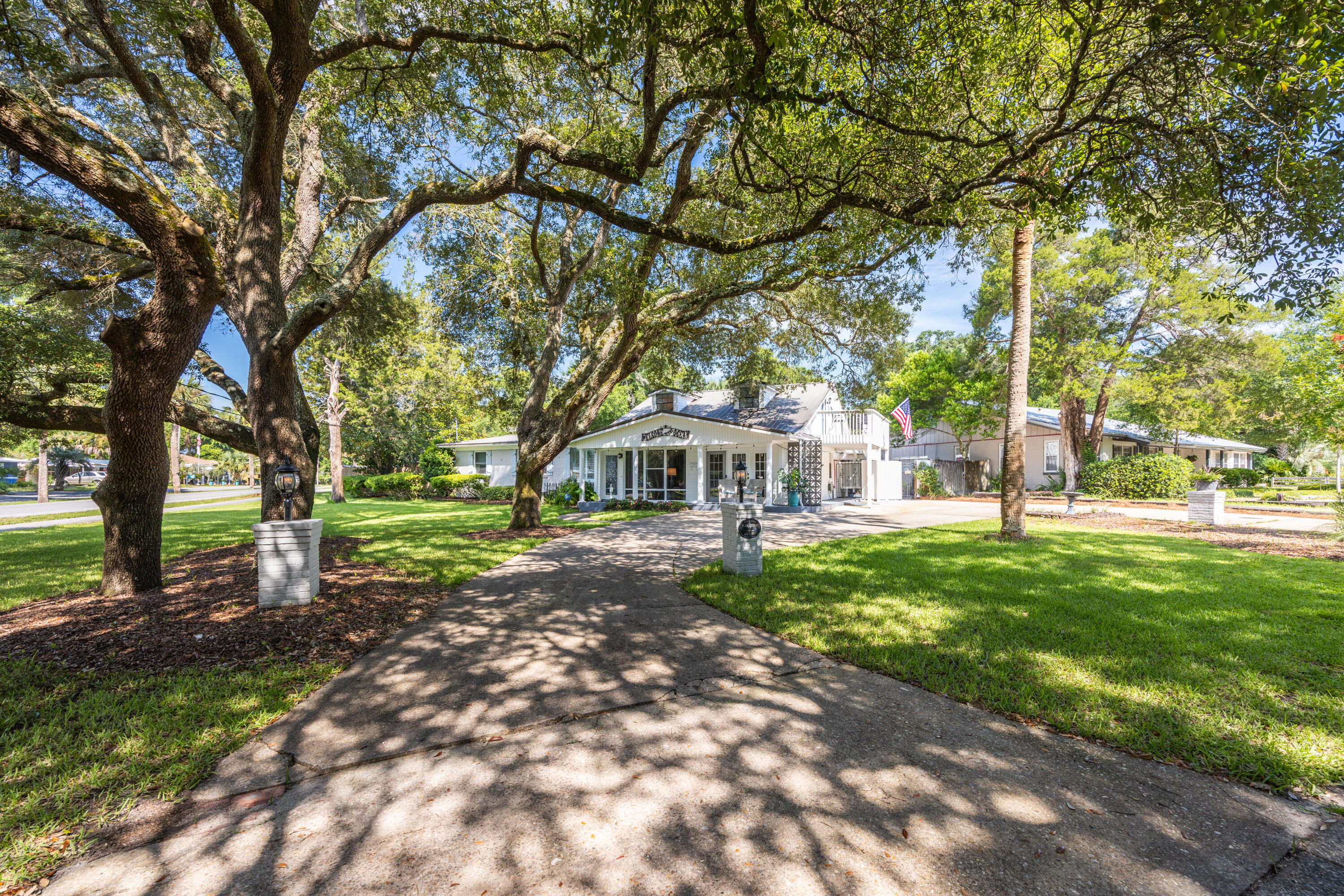 ELLIOTTS POINT 4TH ADDN - Residential