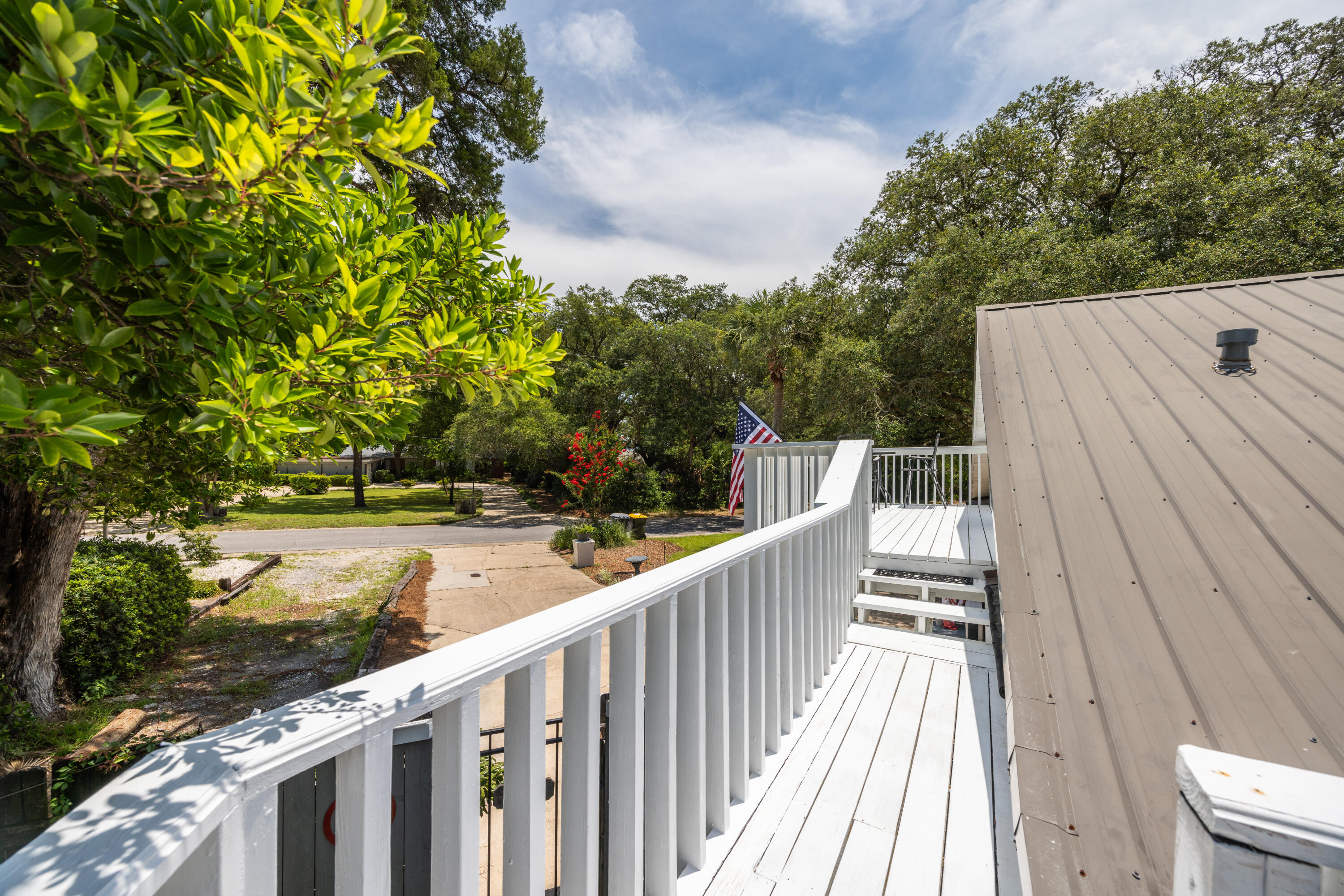 ELLIOTTS POINT 4TH ADDN - Residential