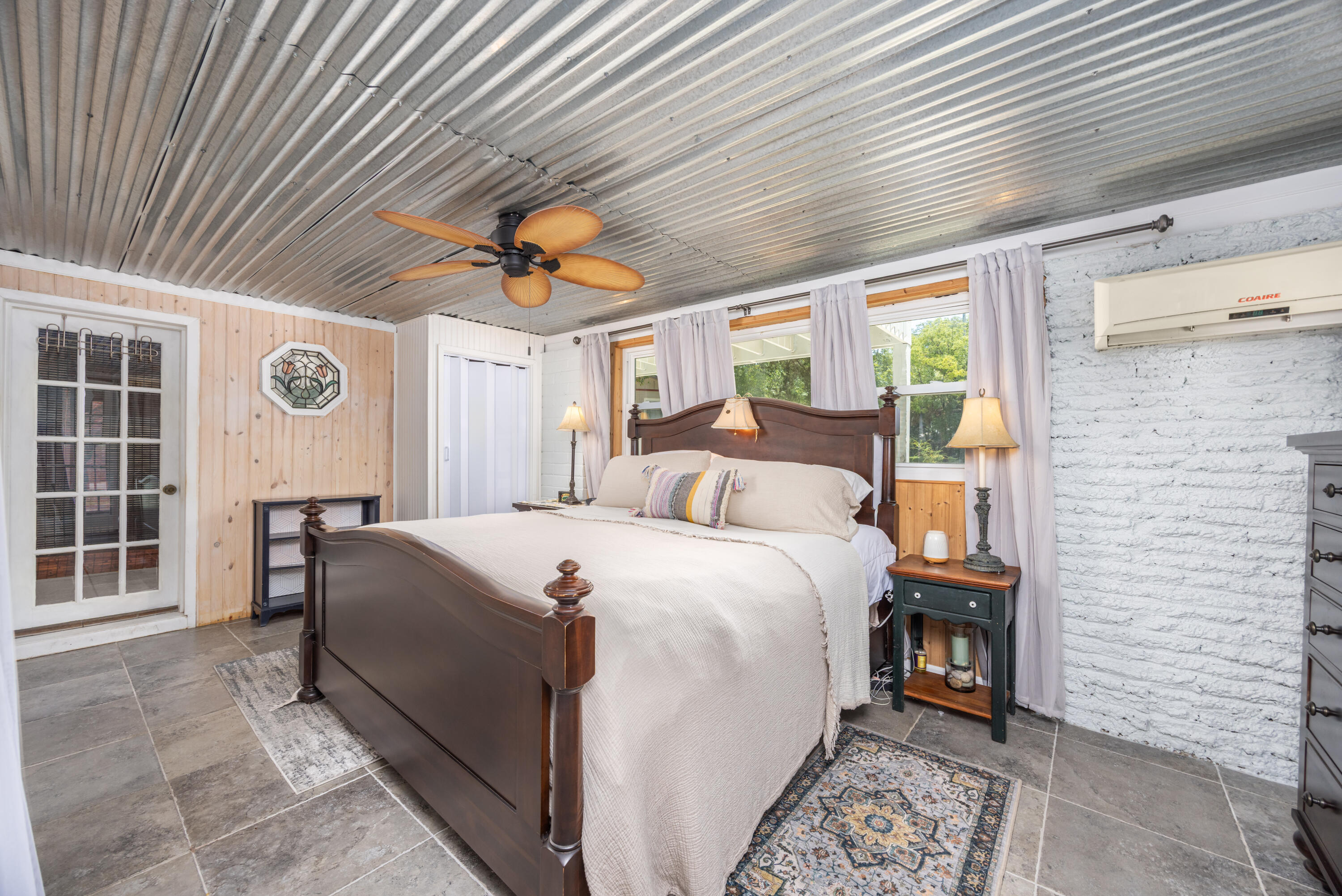 ELLIOTTS POINT 4TH ADDN - Residential