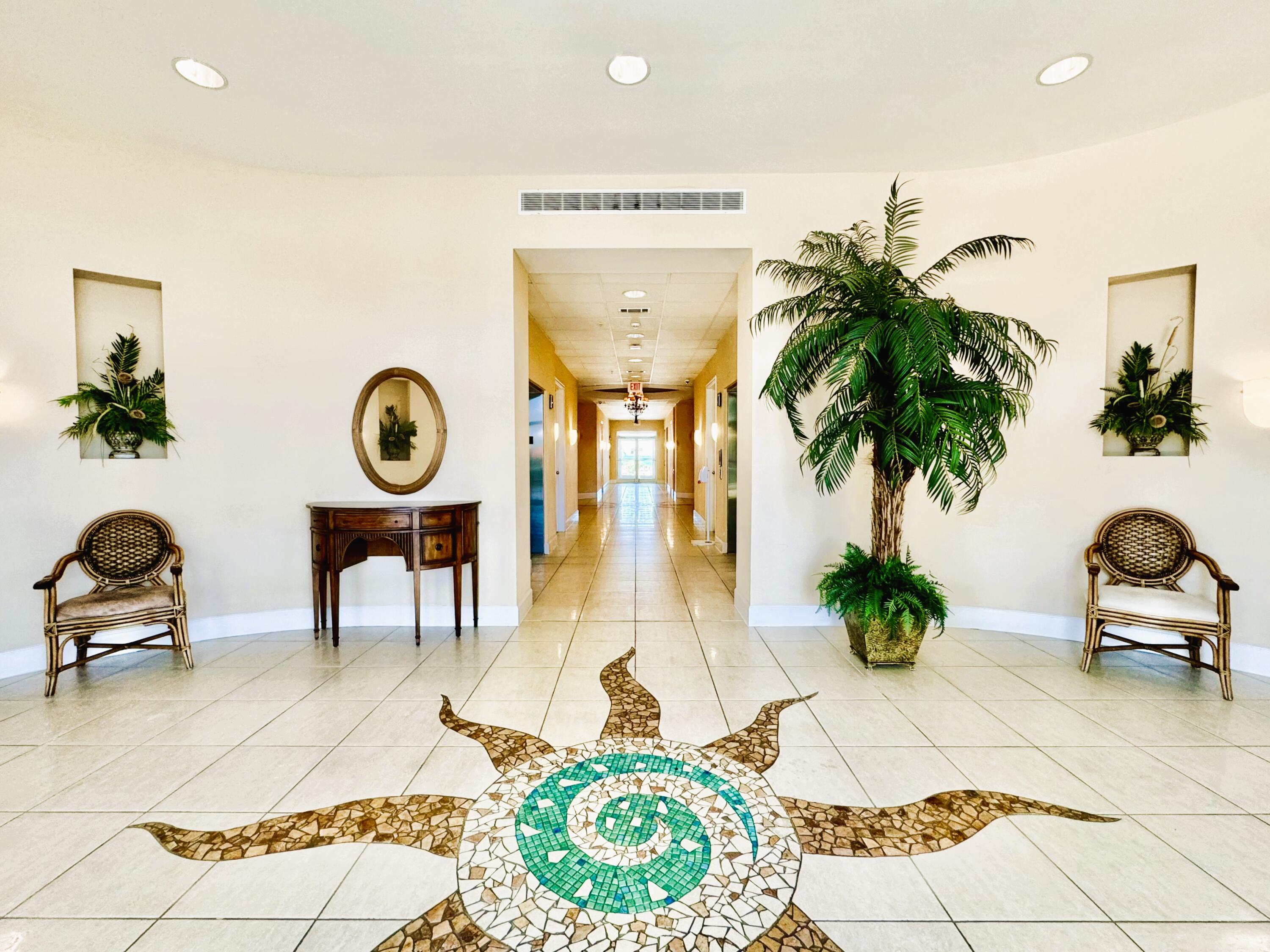 EN SOLEIL CONDOMINIUMS - Residential