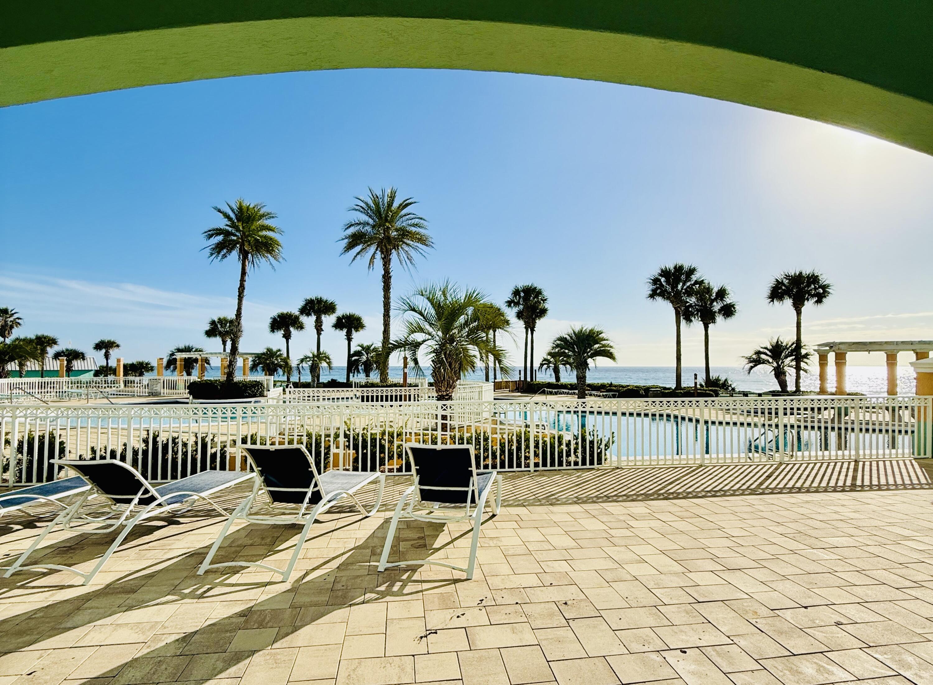 EN SOLEIL CONDOMINIUMS - Residential