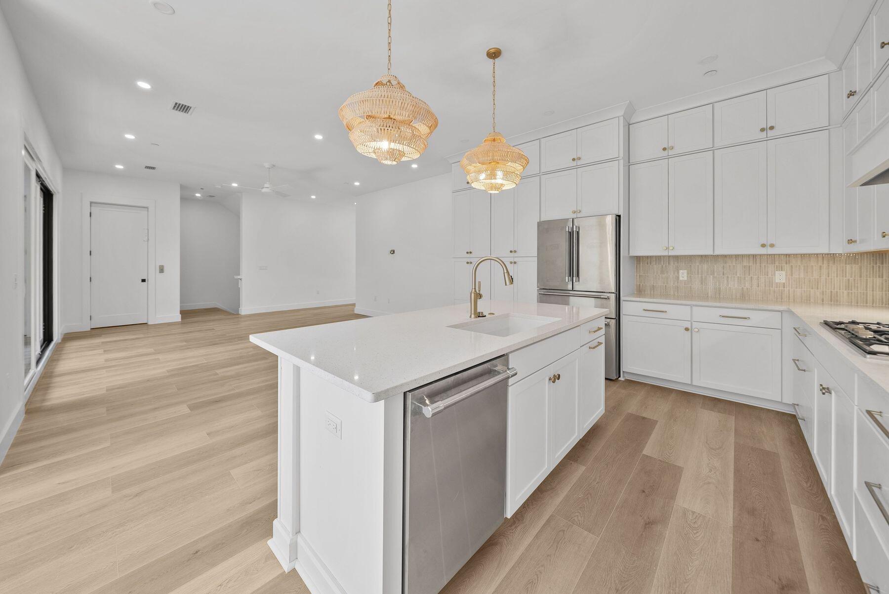 Blu Wave Luxury Residences - Residential