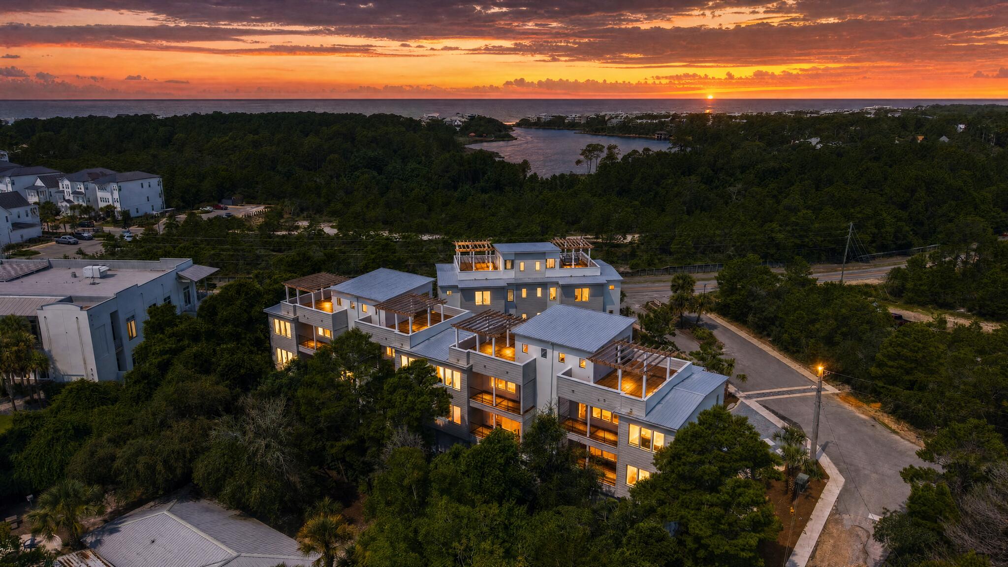 Blu Wave Luxury Residences - Residential
