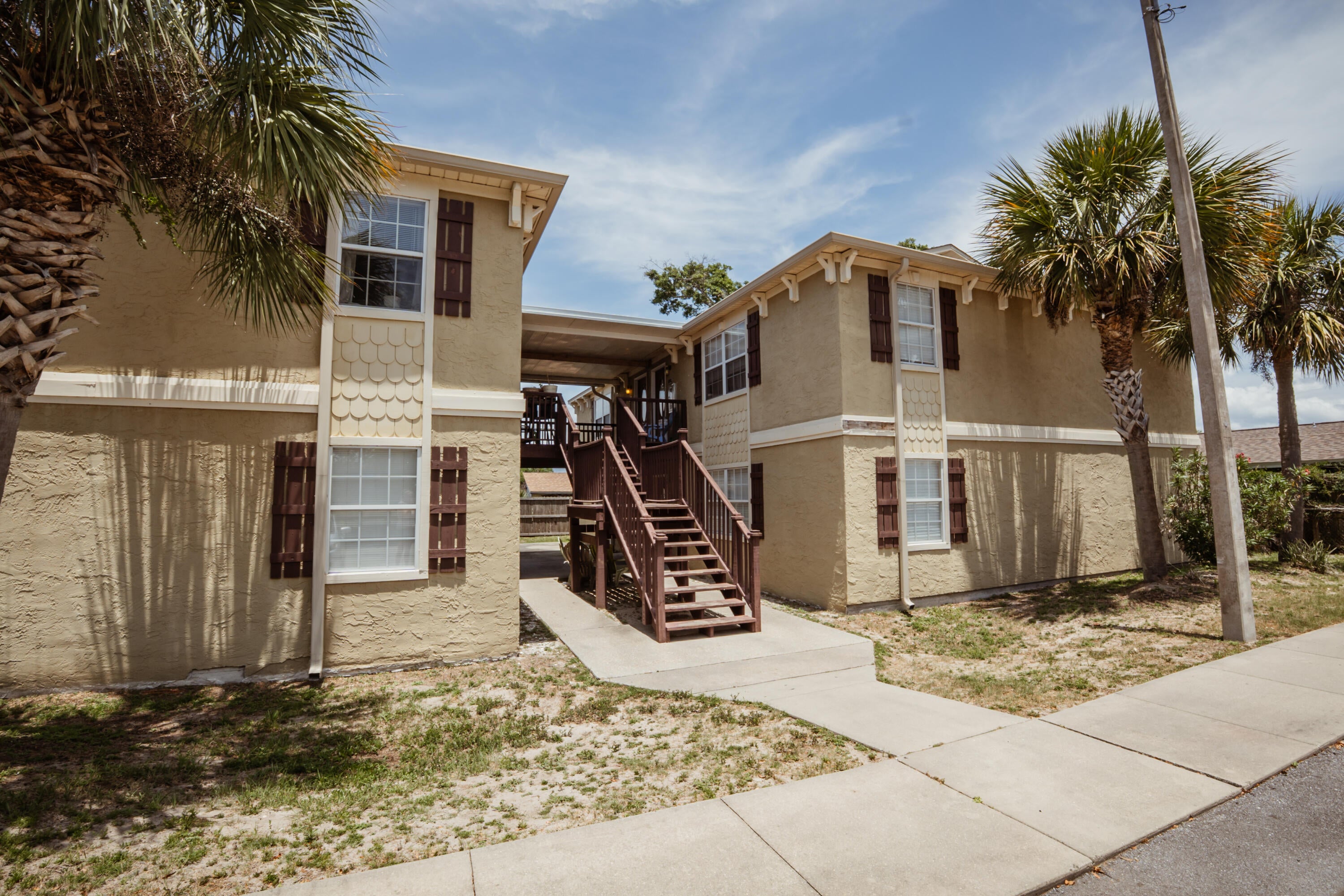 BAY BREEZE - Residential Lease