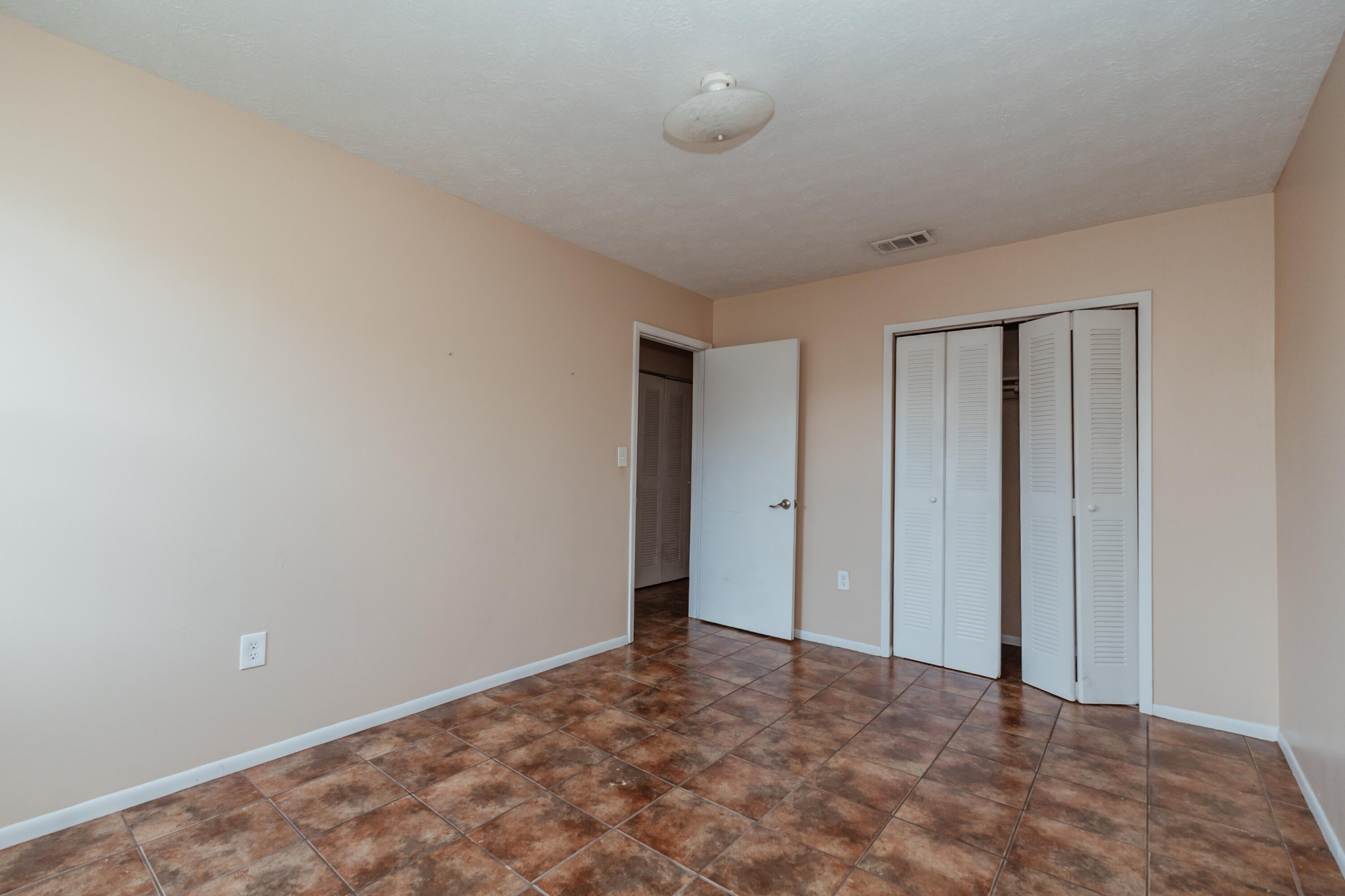 BAY BREEZE - Residential Lease