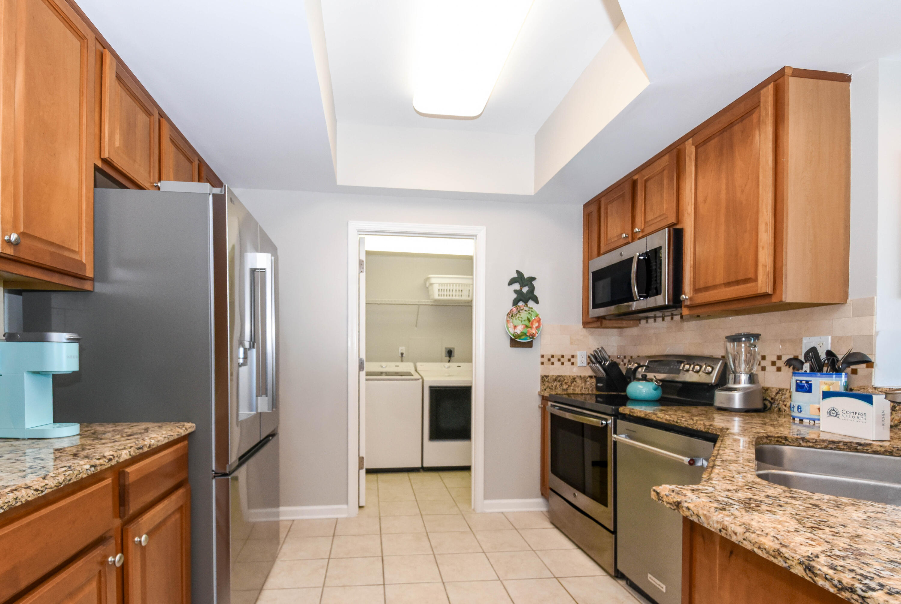 SILVER BEACH TOWERS - Residential
