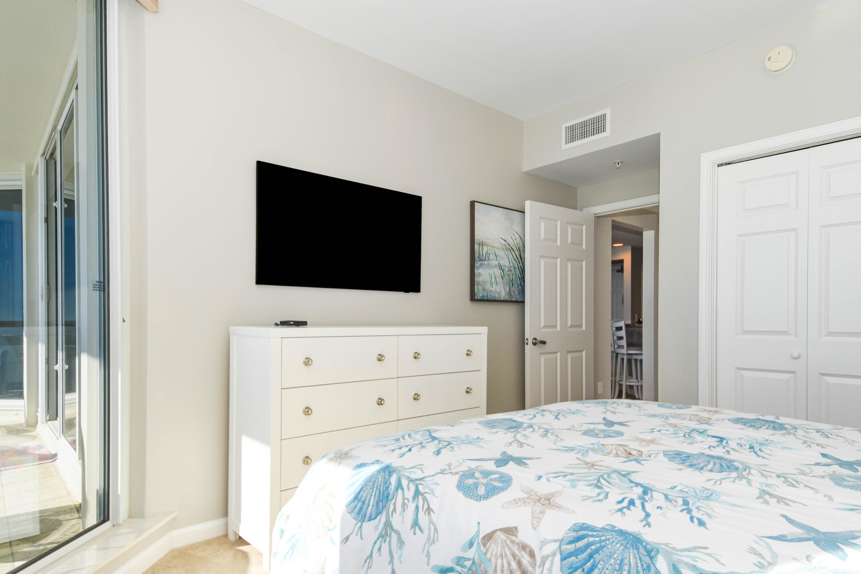 SILVER BEACH TOWERS - Residential