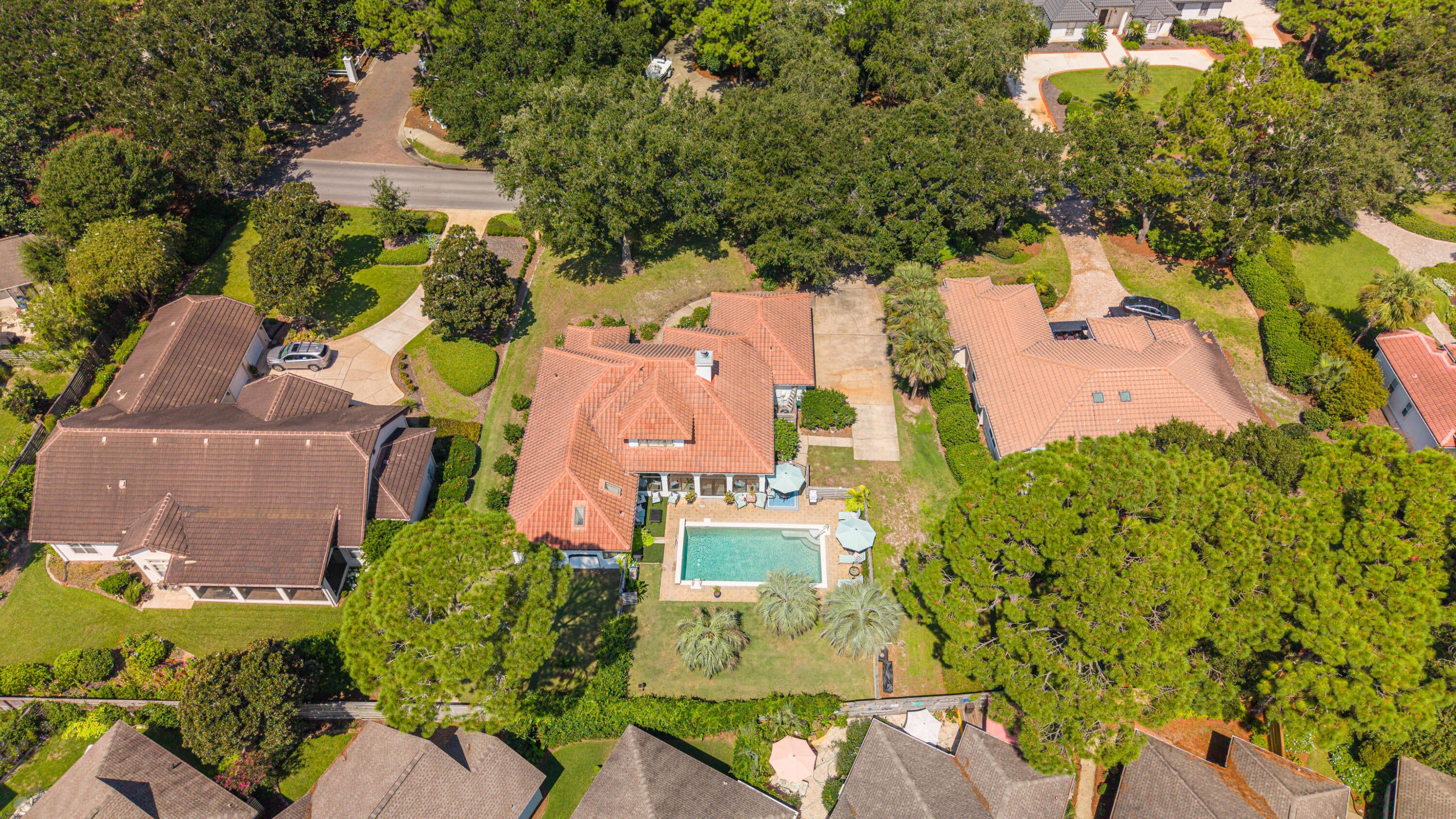 BAYTOWNE AVE EAST - Residential