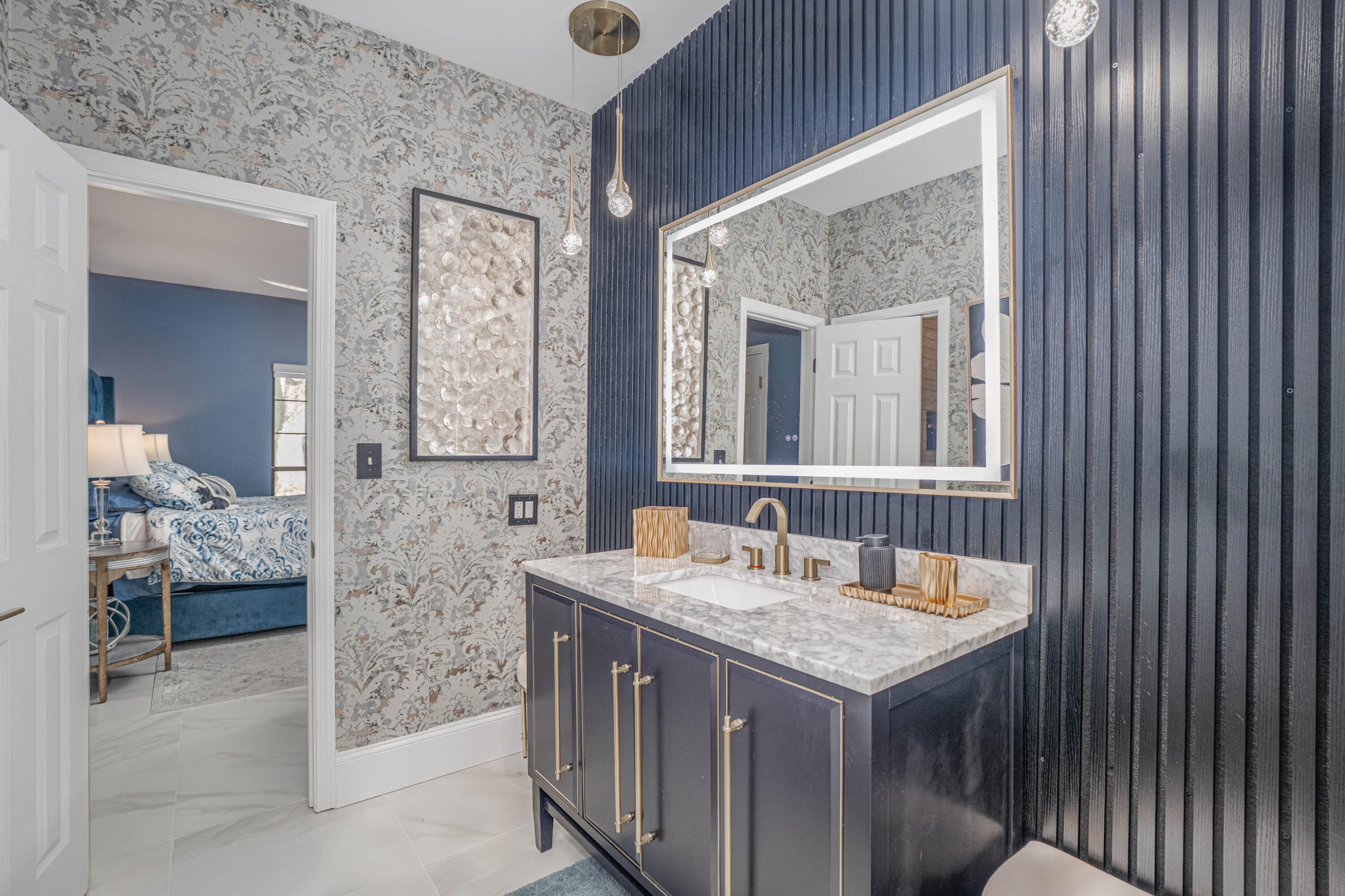 BAYTOWNE AVE EAST - Residential