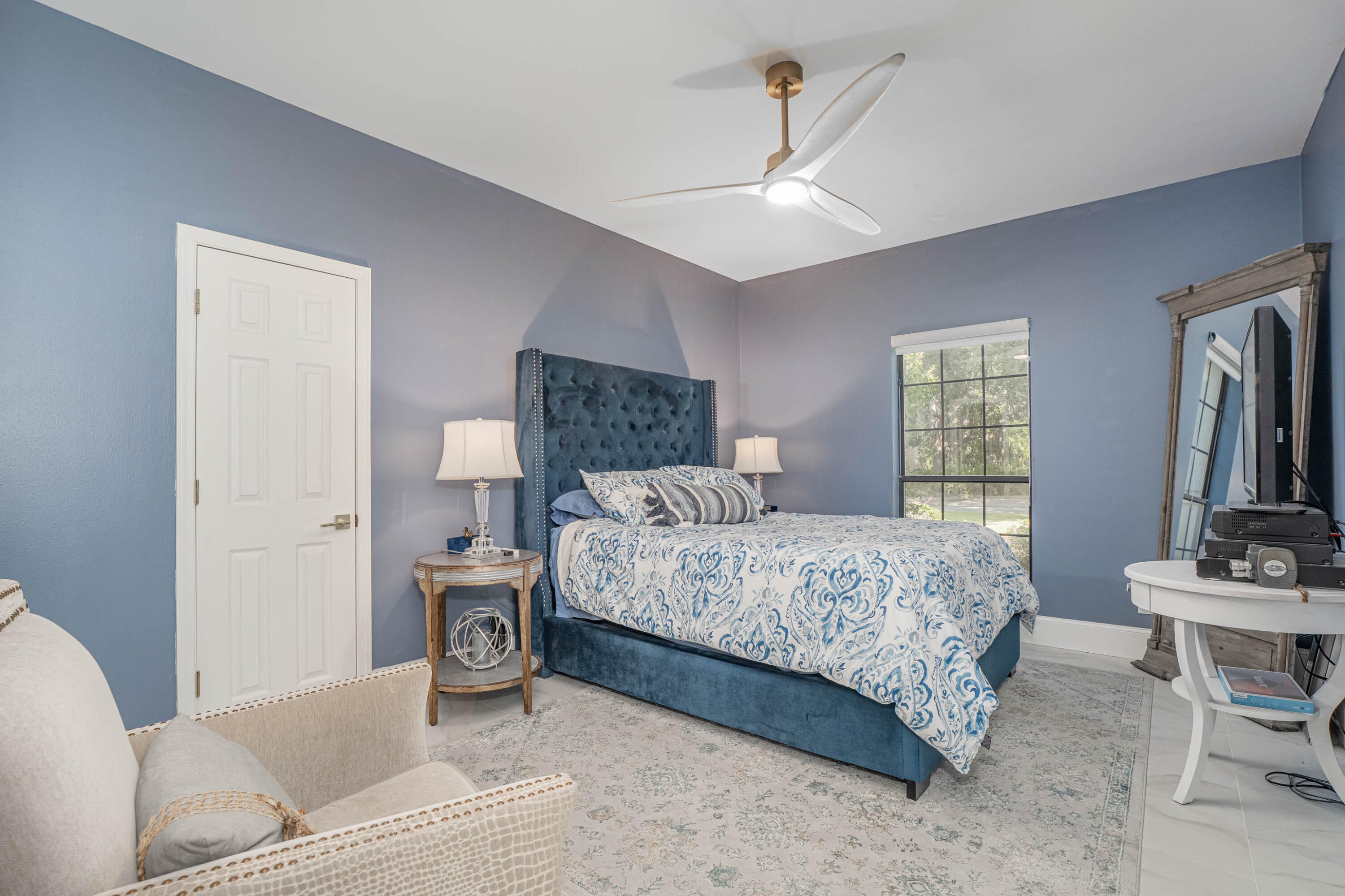 BAYTOWNE AVE EAST - Residential