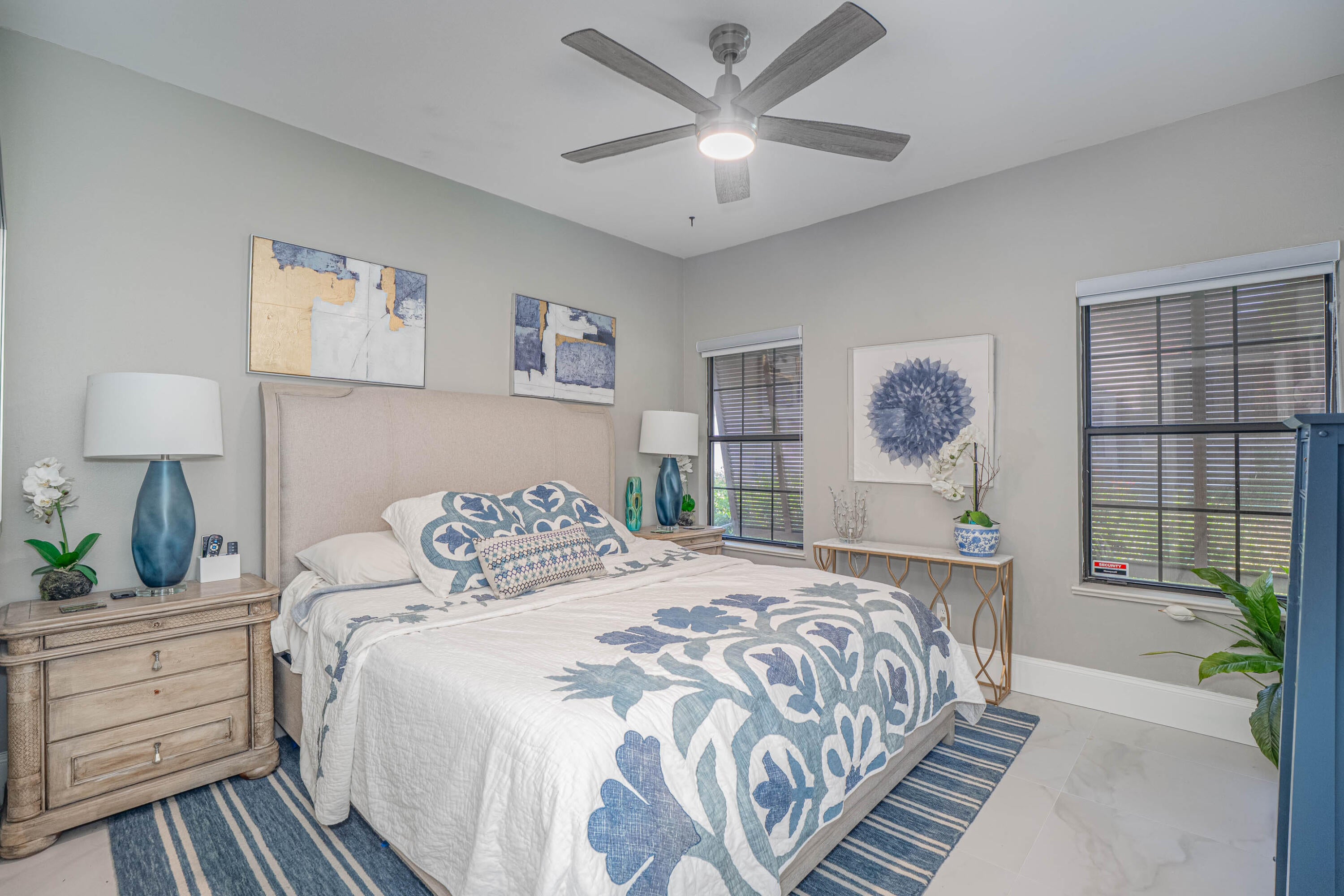 BAYTOWNE AVE EAST - Residential