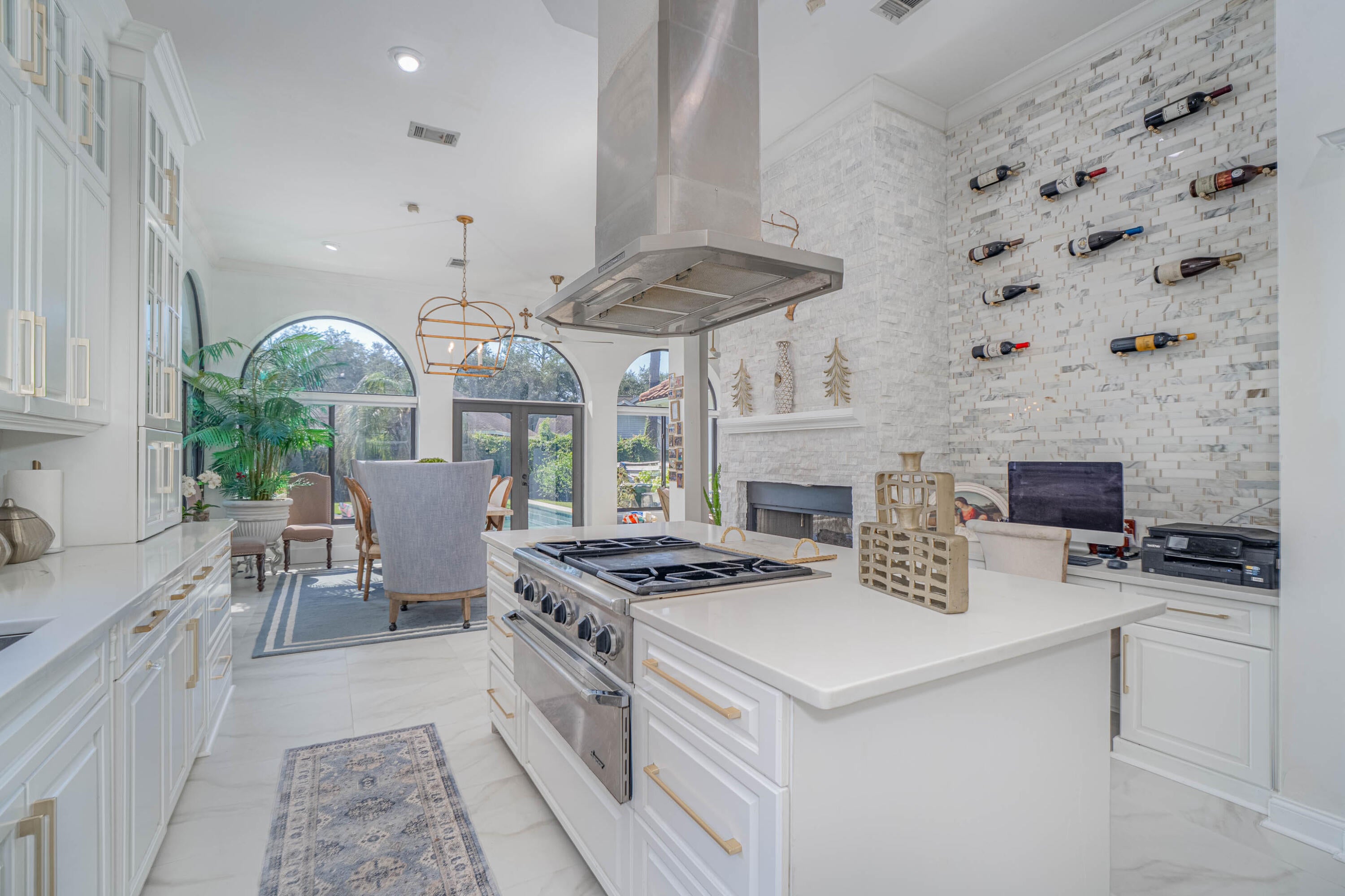BAYTOWNE AVE EAST - Residential