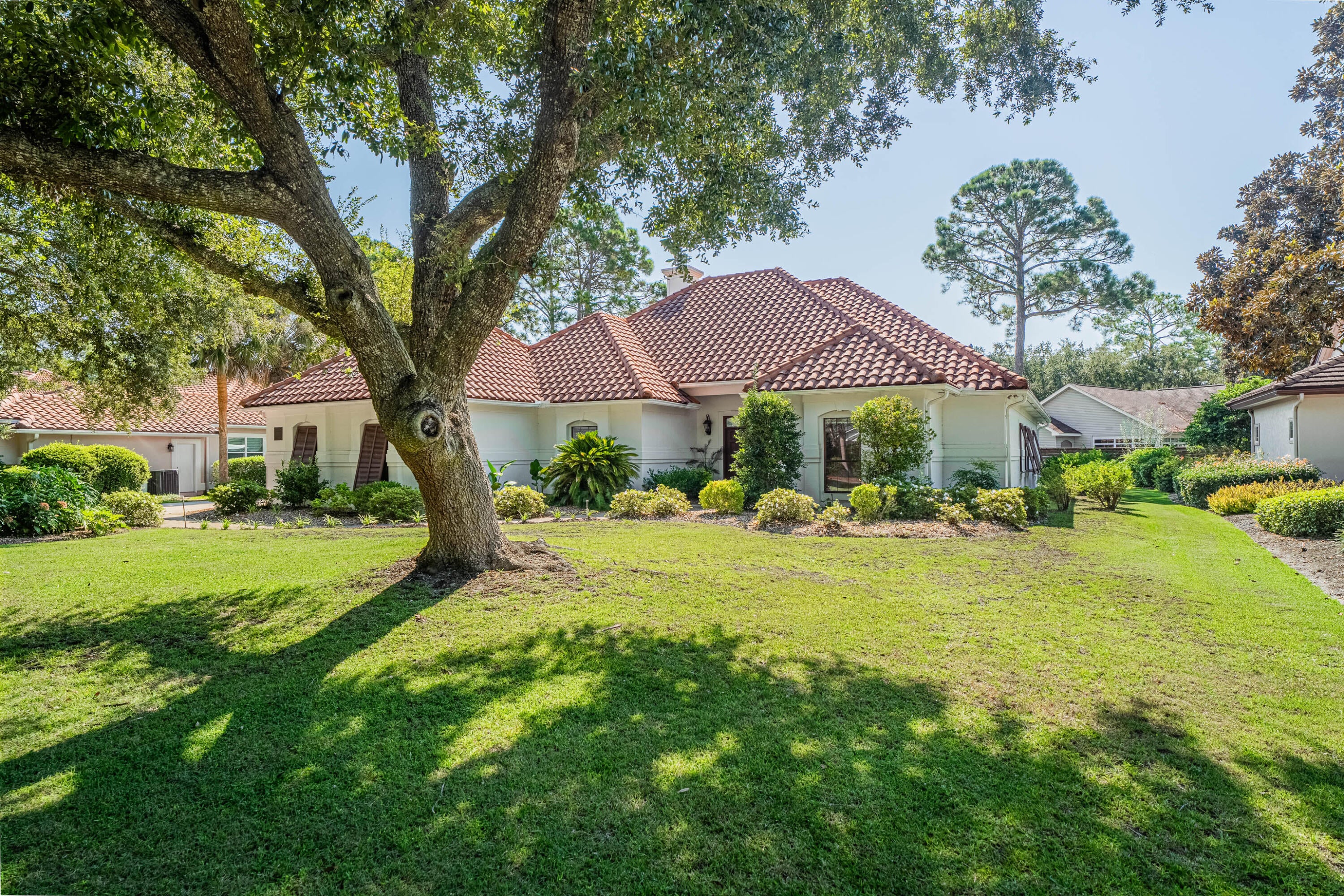 BAYTOWNE AVE EAST - Residential