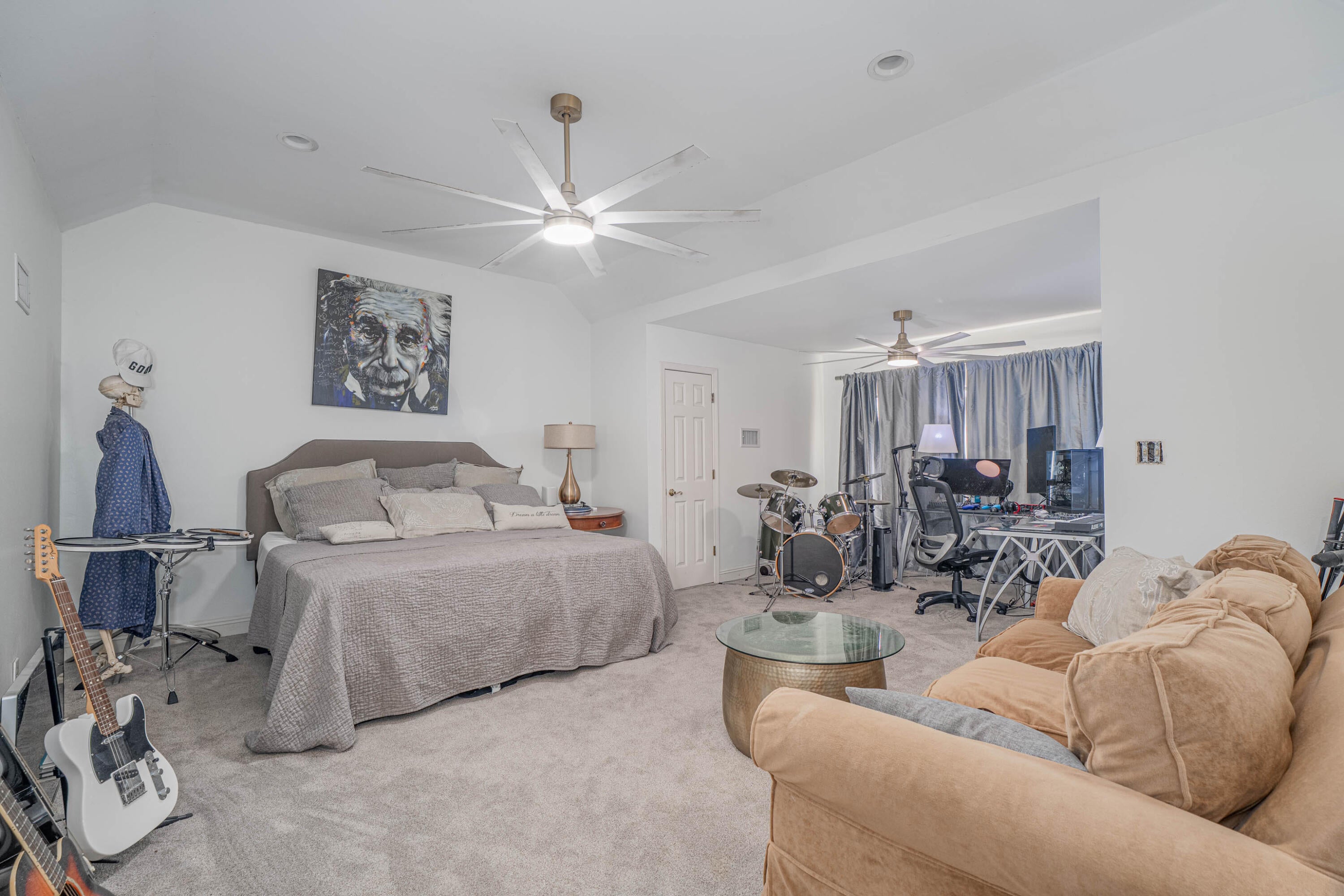 BAYTOWNE AVE EAST - Residential
