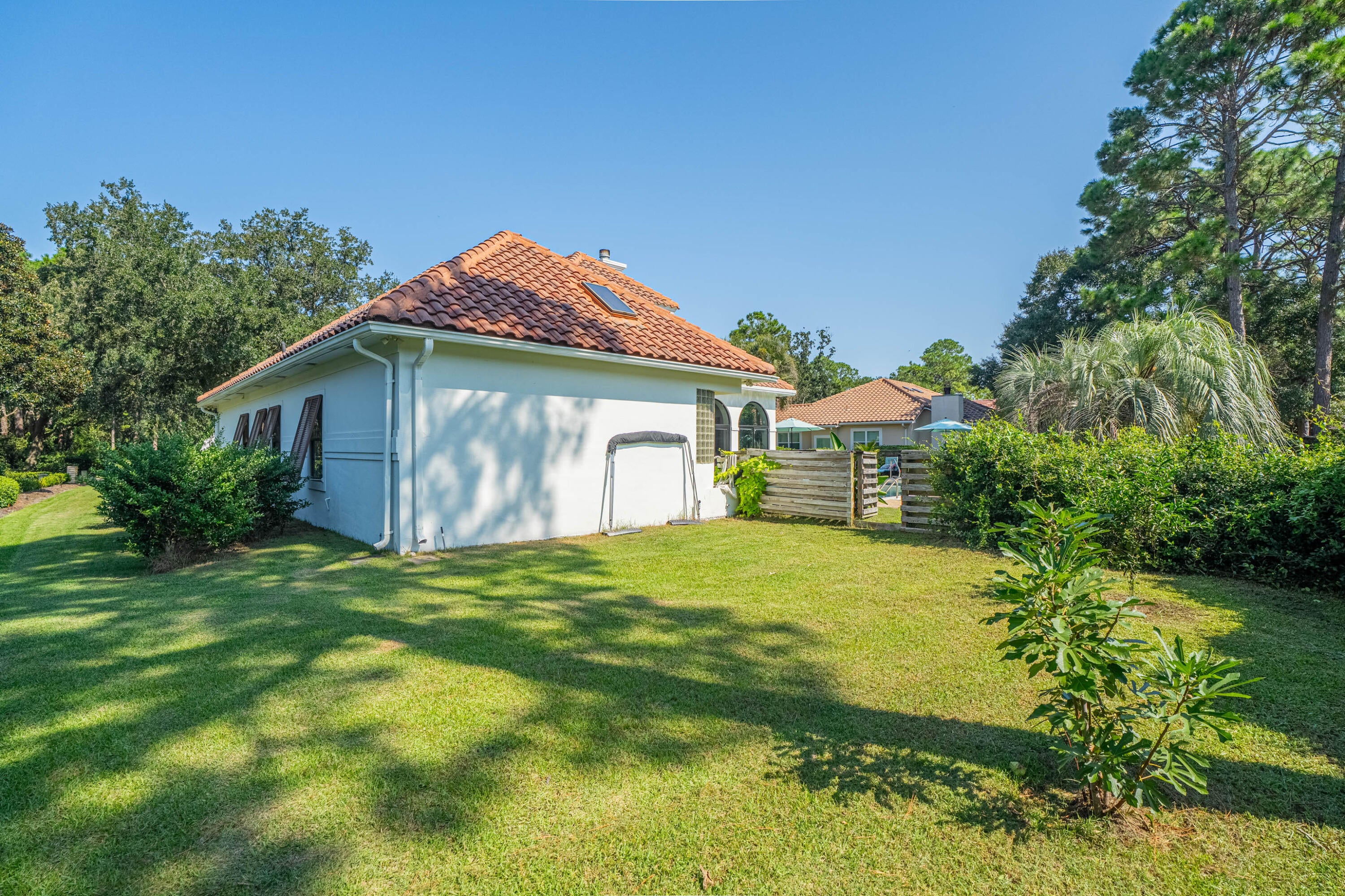 BAYTOWNE AVE EAST - Residential