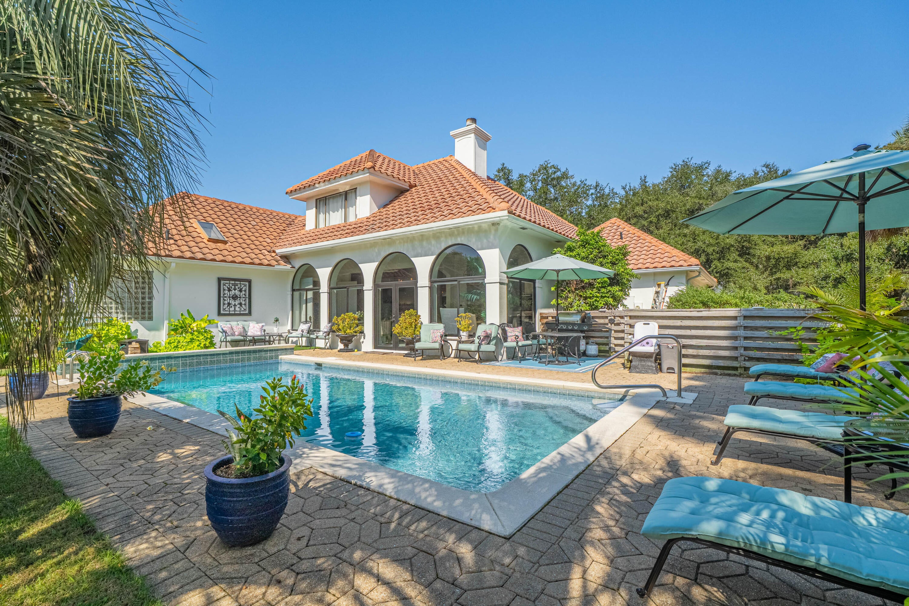 BAYTOWNE AVE EAST - Residential