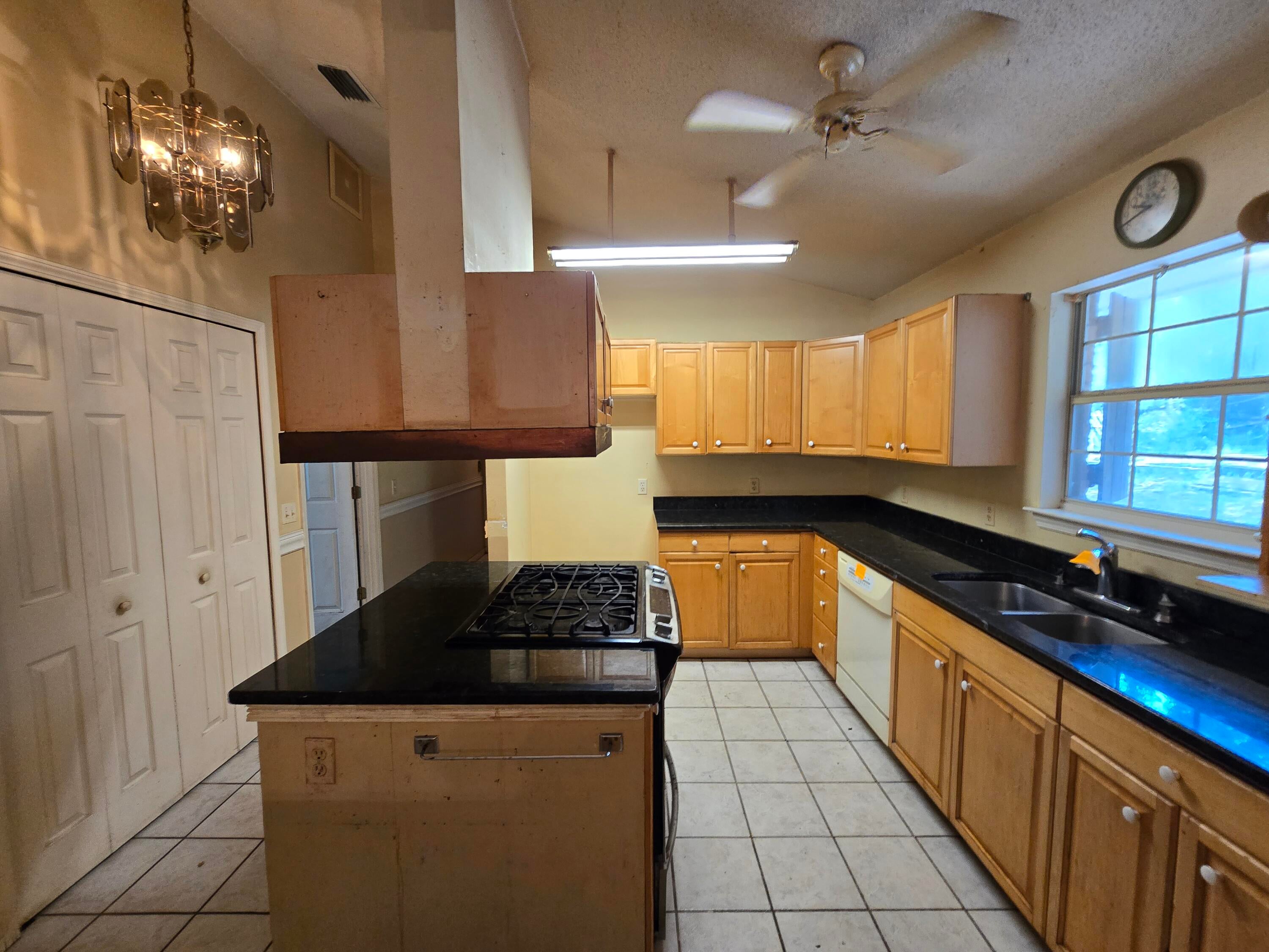 HICKORY SHORES - Residential