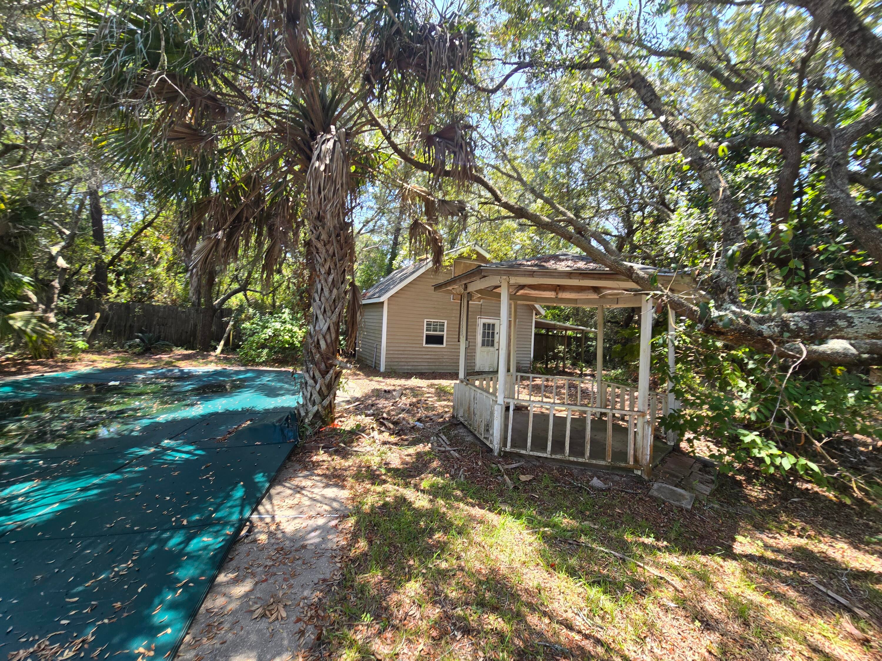 HICKORY SHORES - Residential