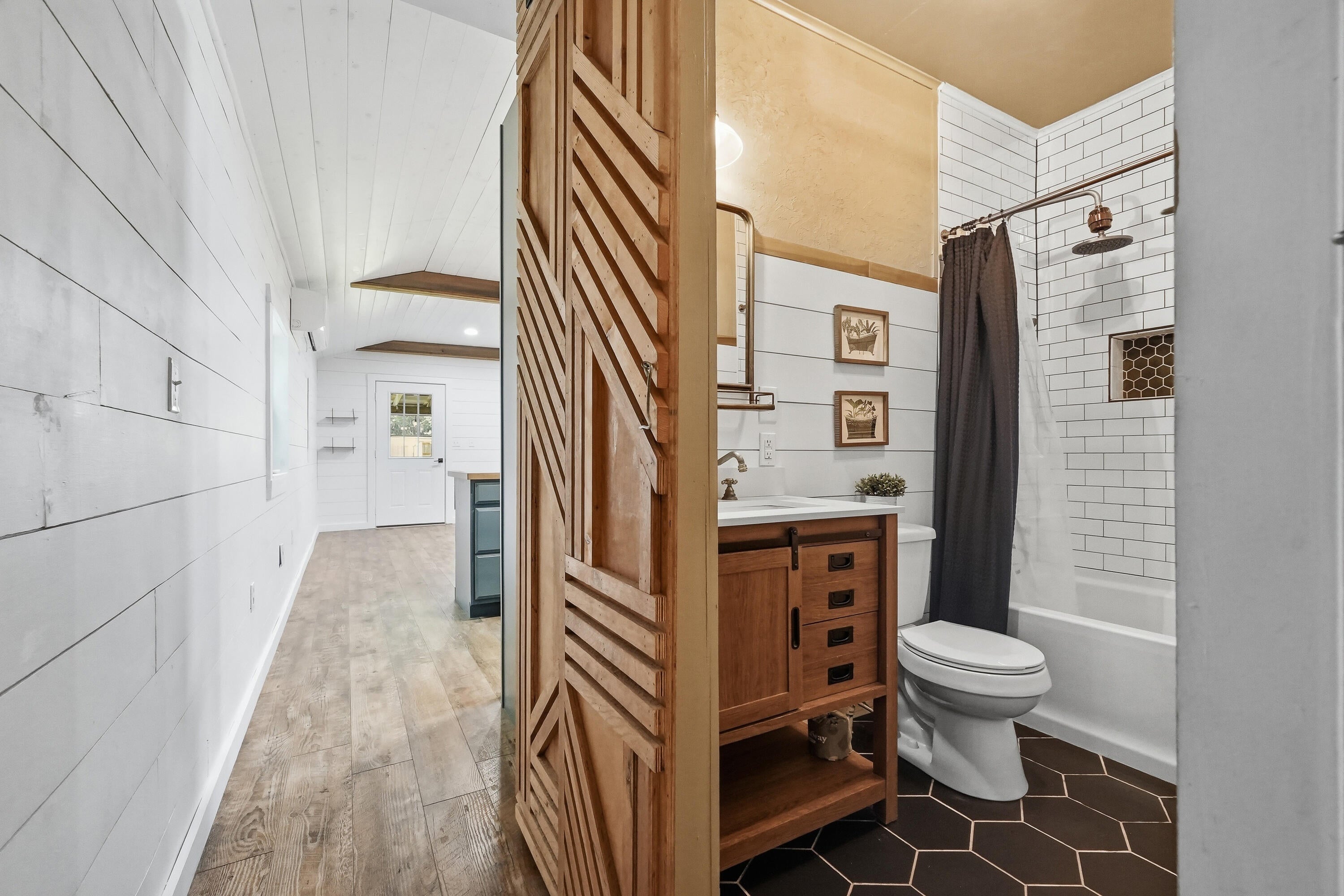 METES & BOUNDS - Residential Lease