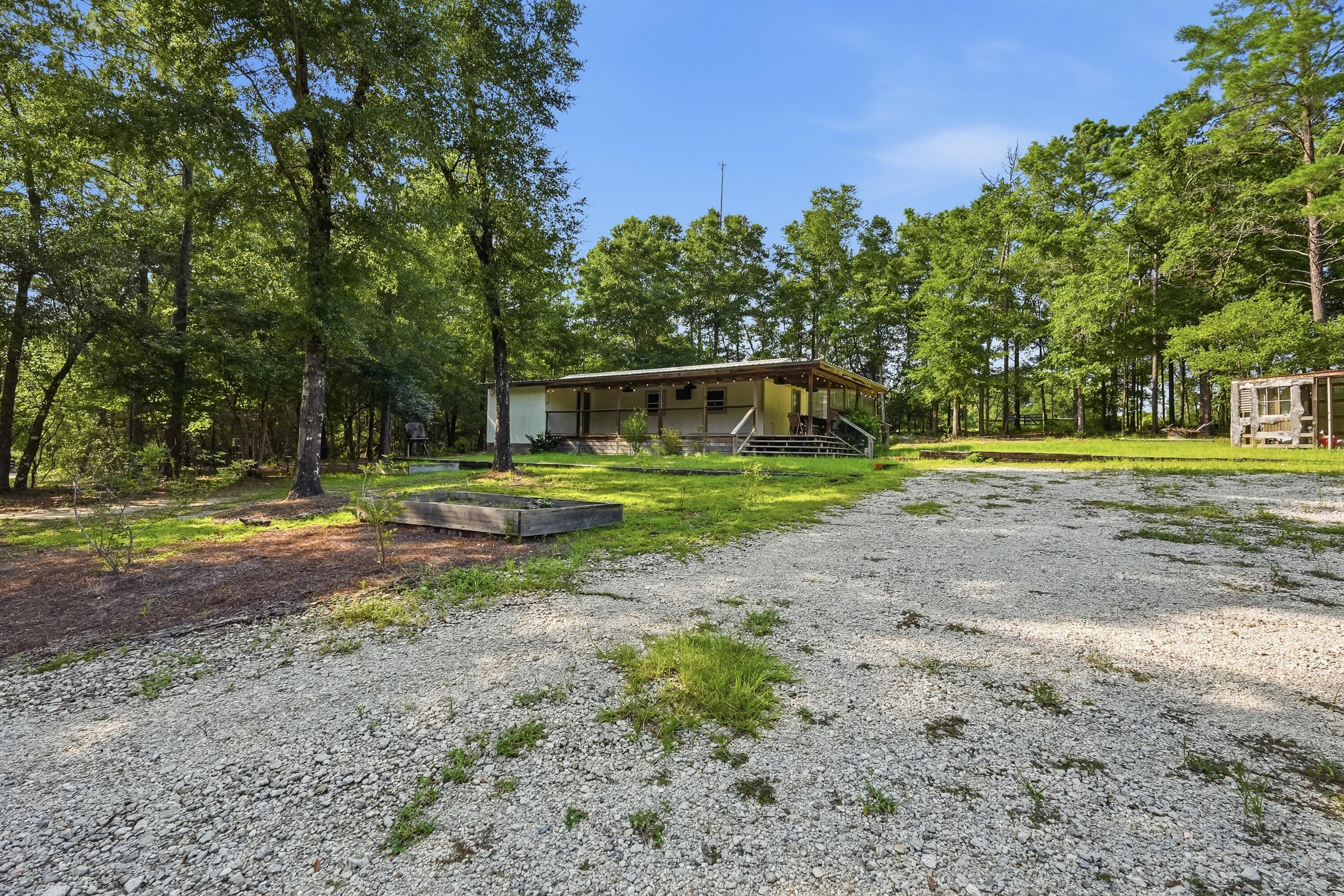 METES & BOUNDS - Residential Lease