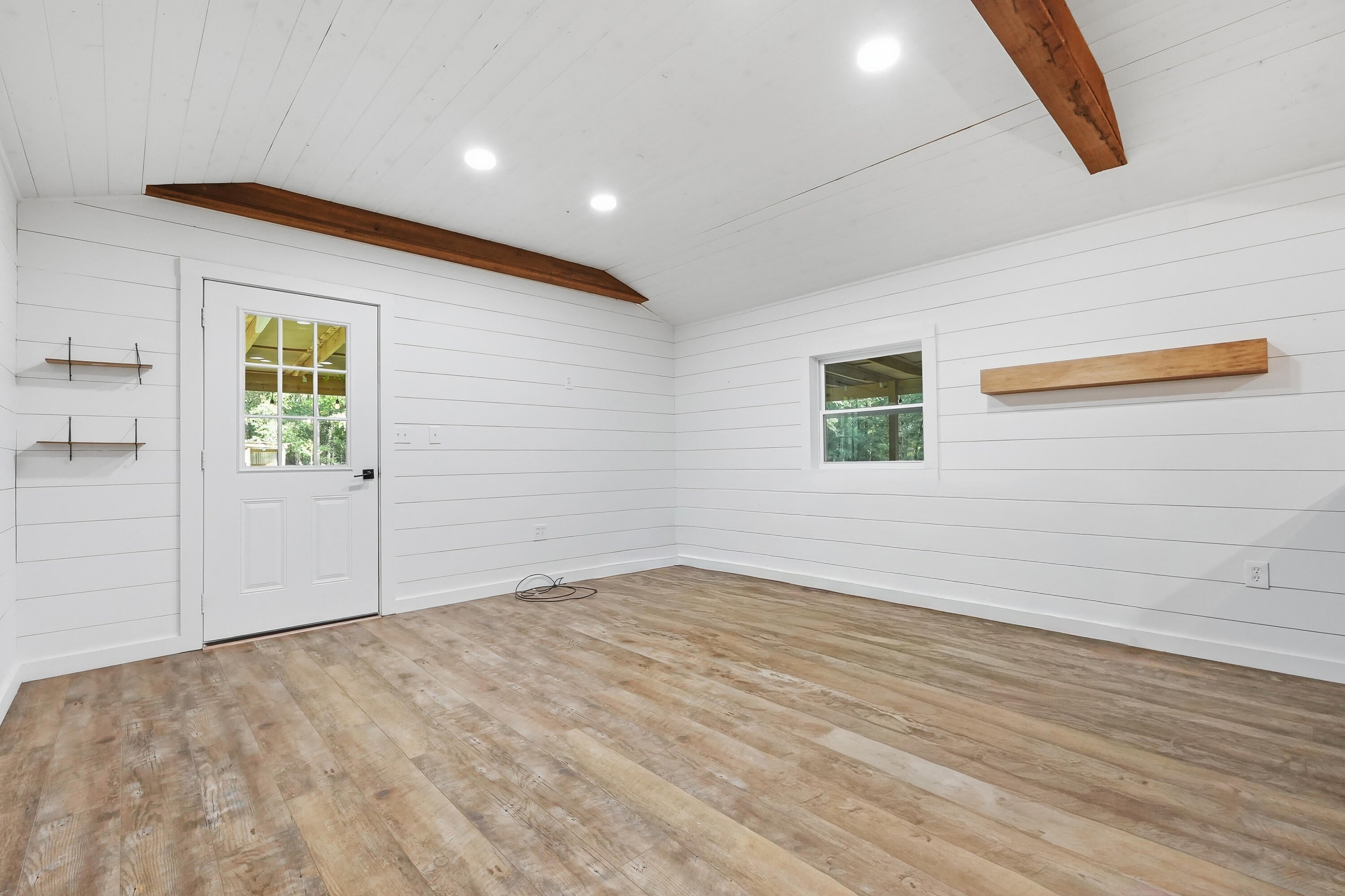 METES & BOUNDS - Residential Lease