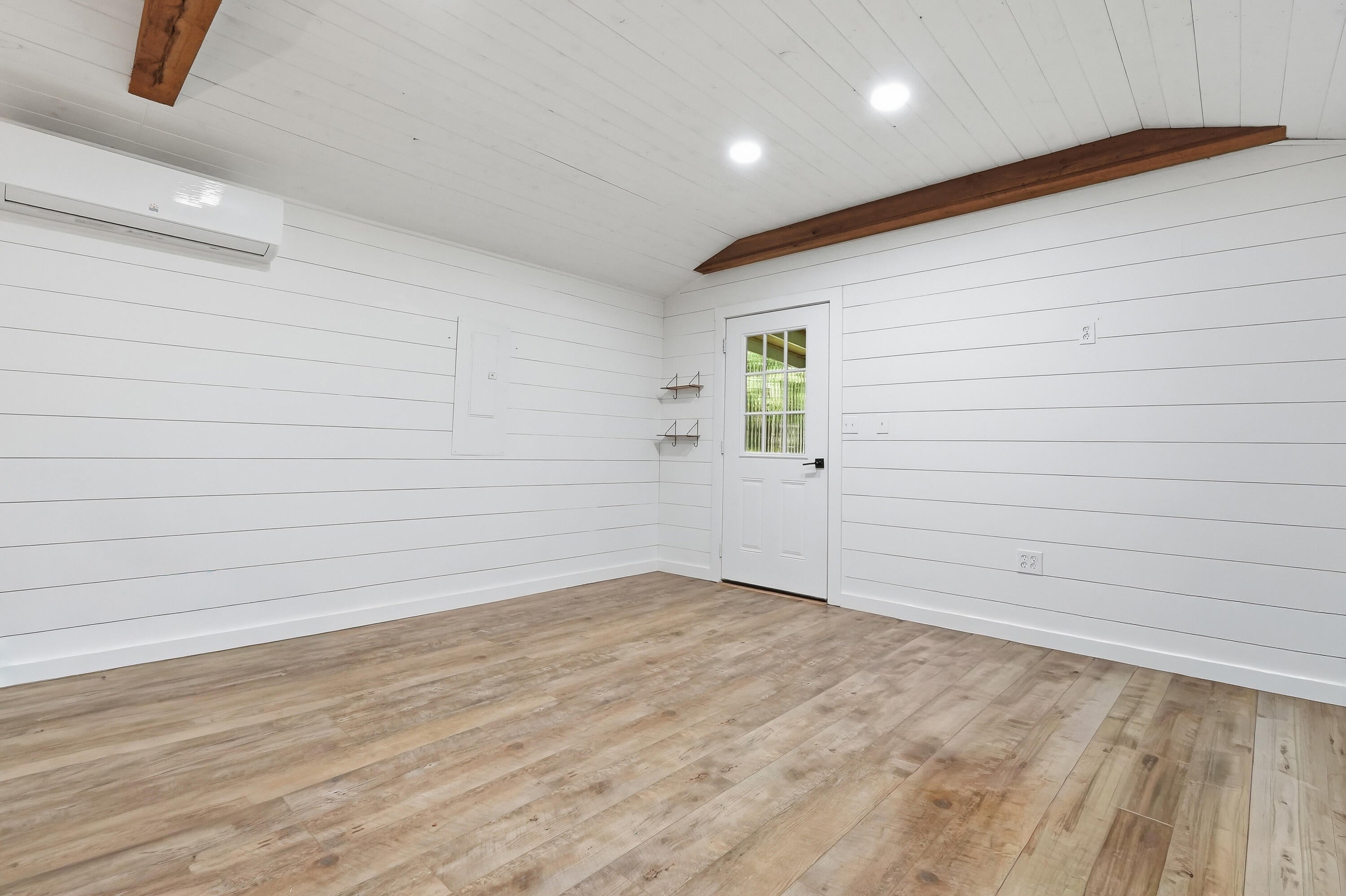 METES & BOUNDS - Residential Lease