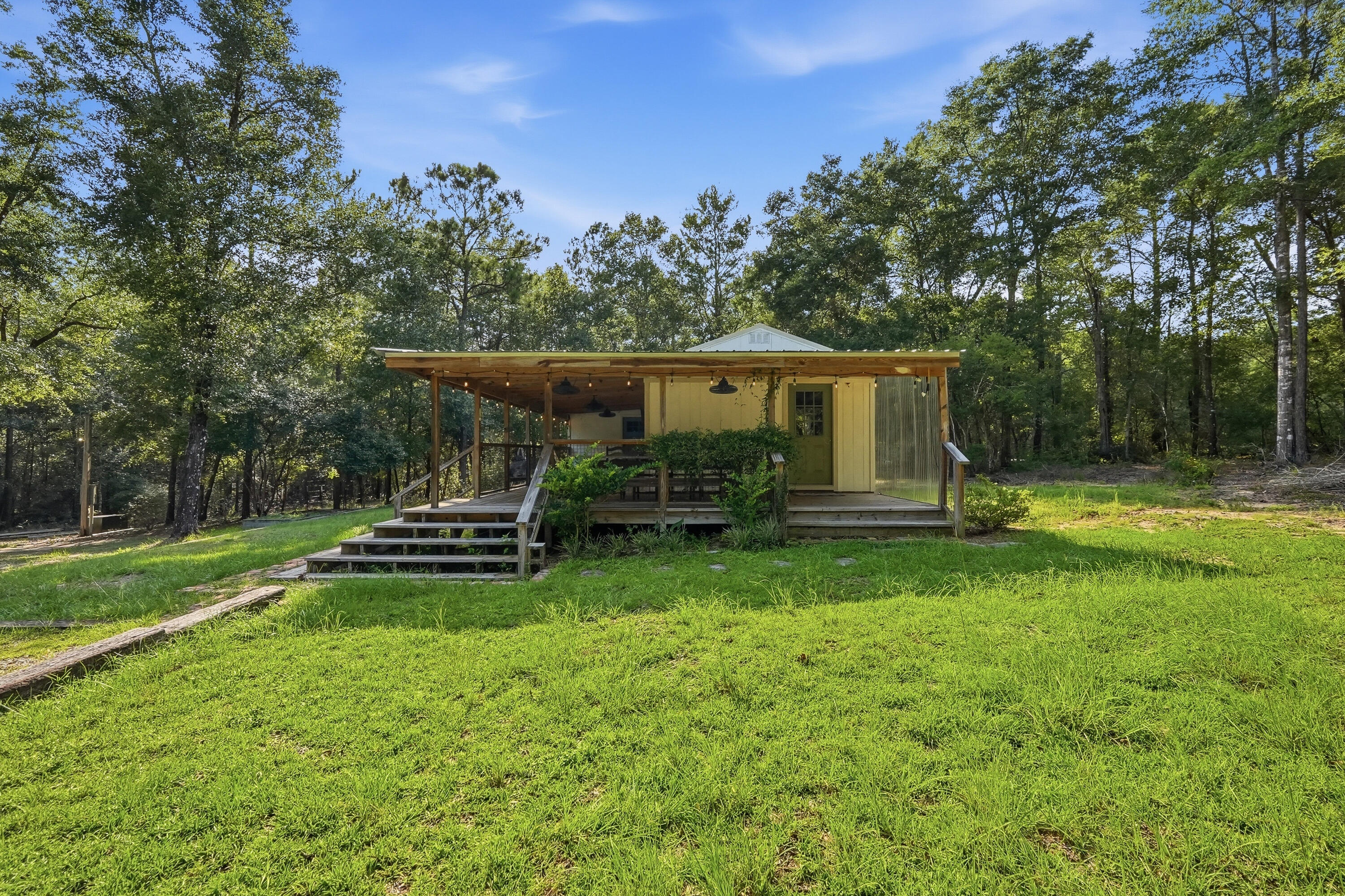 METES & BOUNDS - Residential Lease